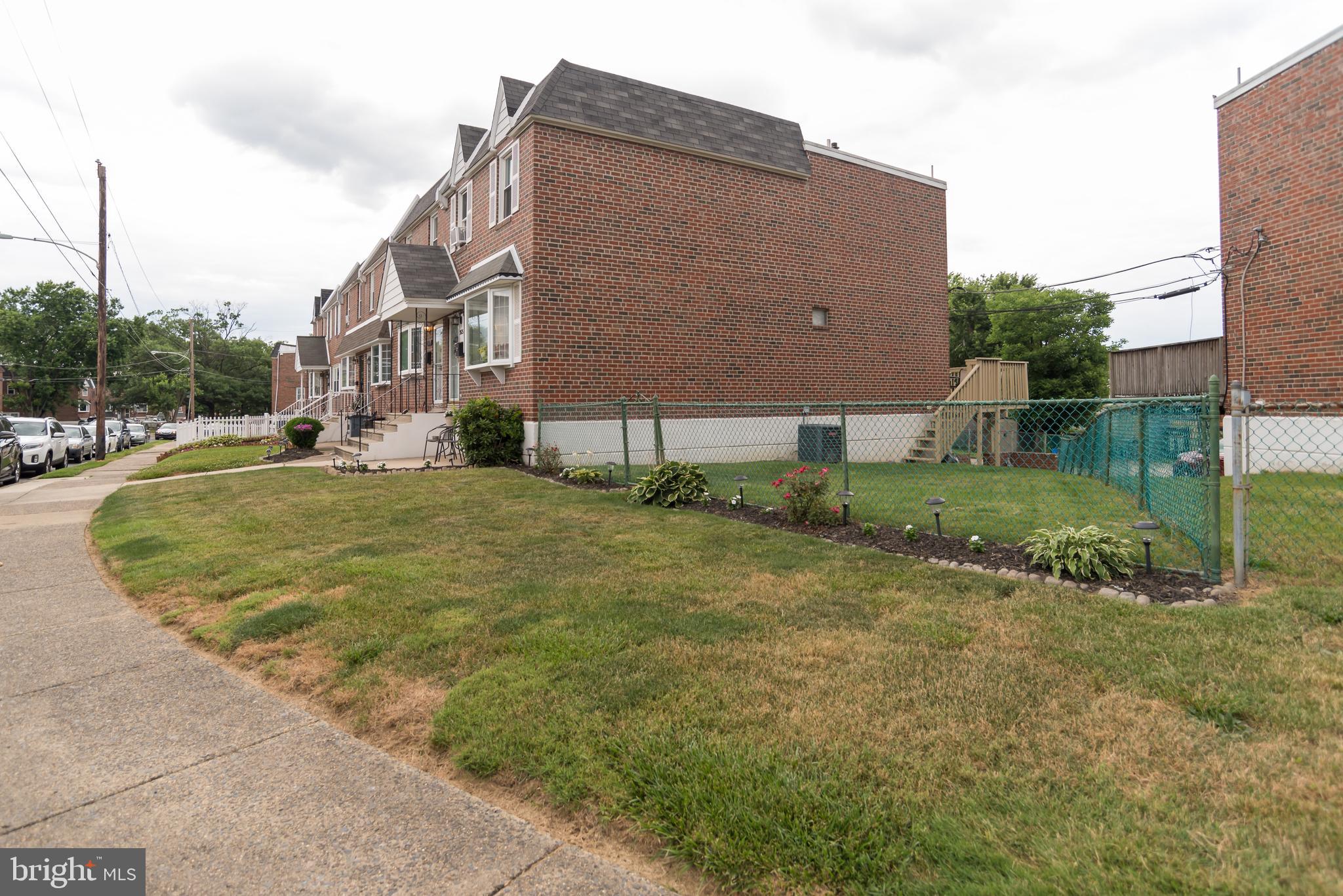 LATHAM PL - Residential