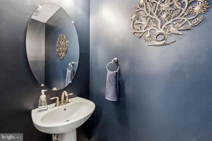 KINCORA - Residential Lease