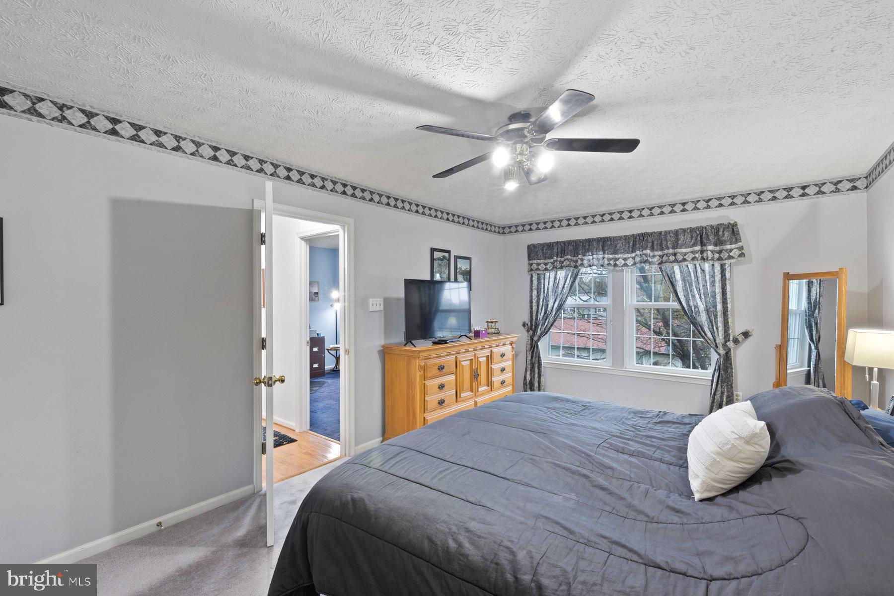 FOUR SEASONS ESTATES - Residential