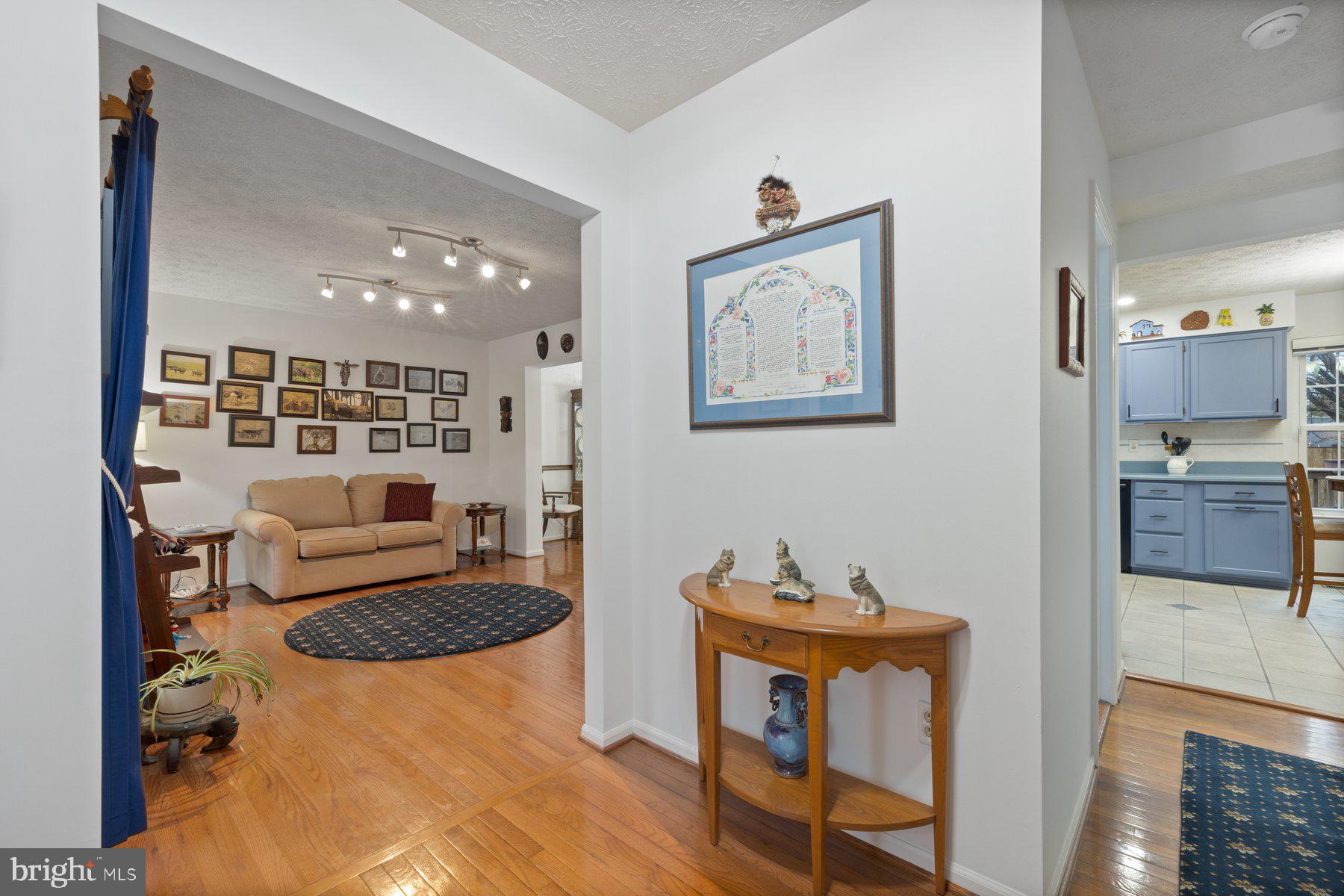 FOUR SEASONS ESTATES - Residential