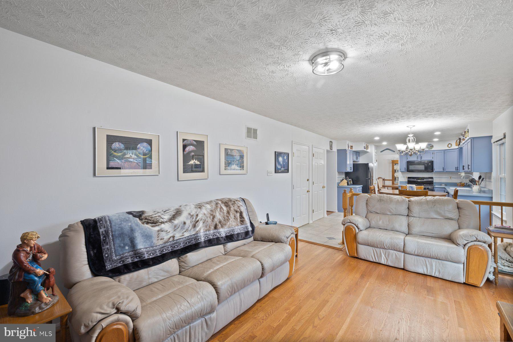 FOUR SEASONS ESTATES - Residential