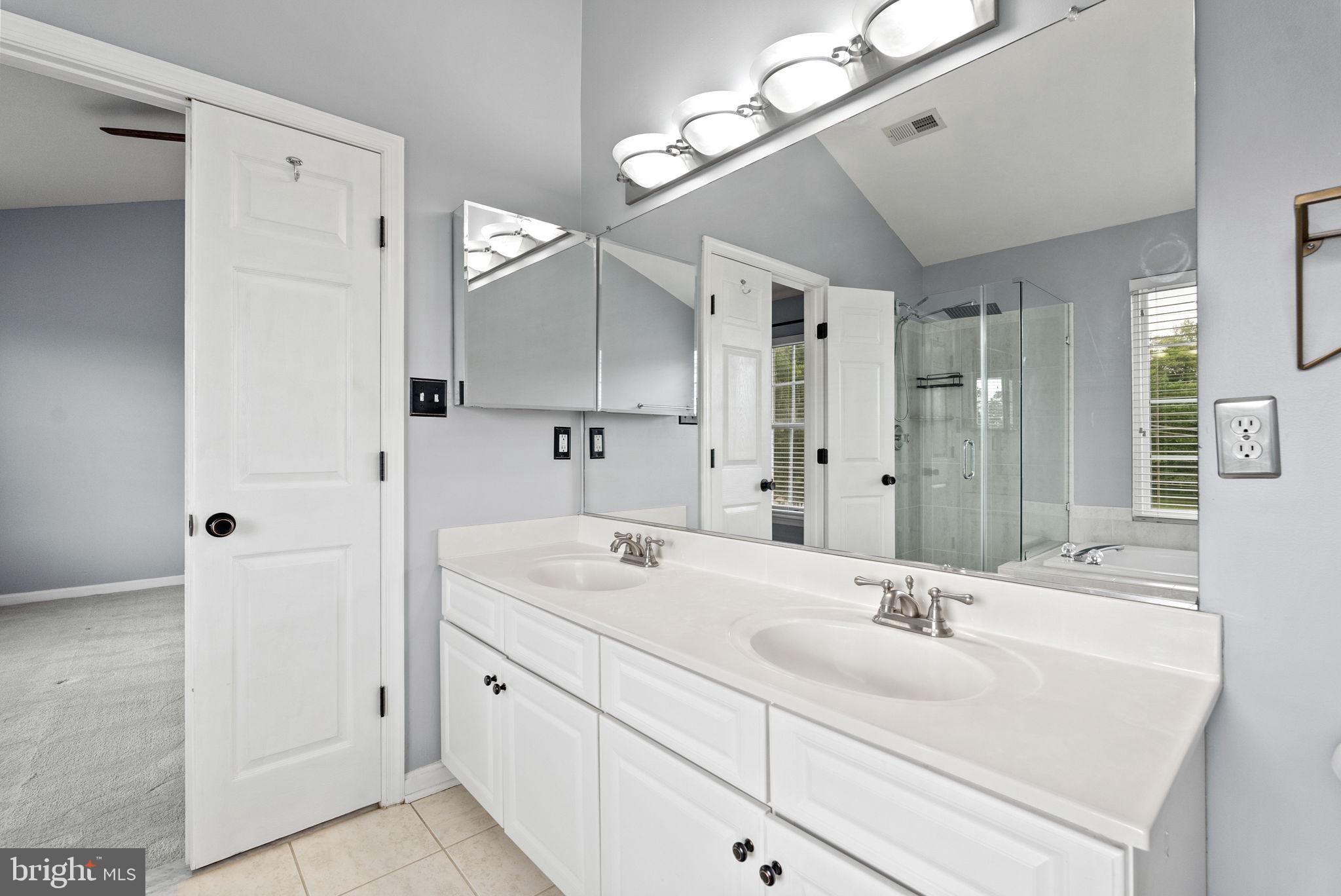 GOVERNORS GROVE - Residential Lease