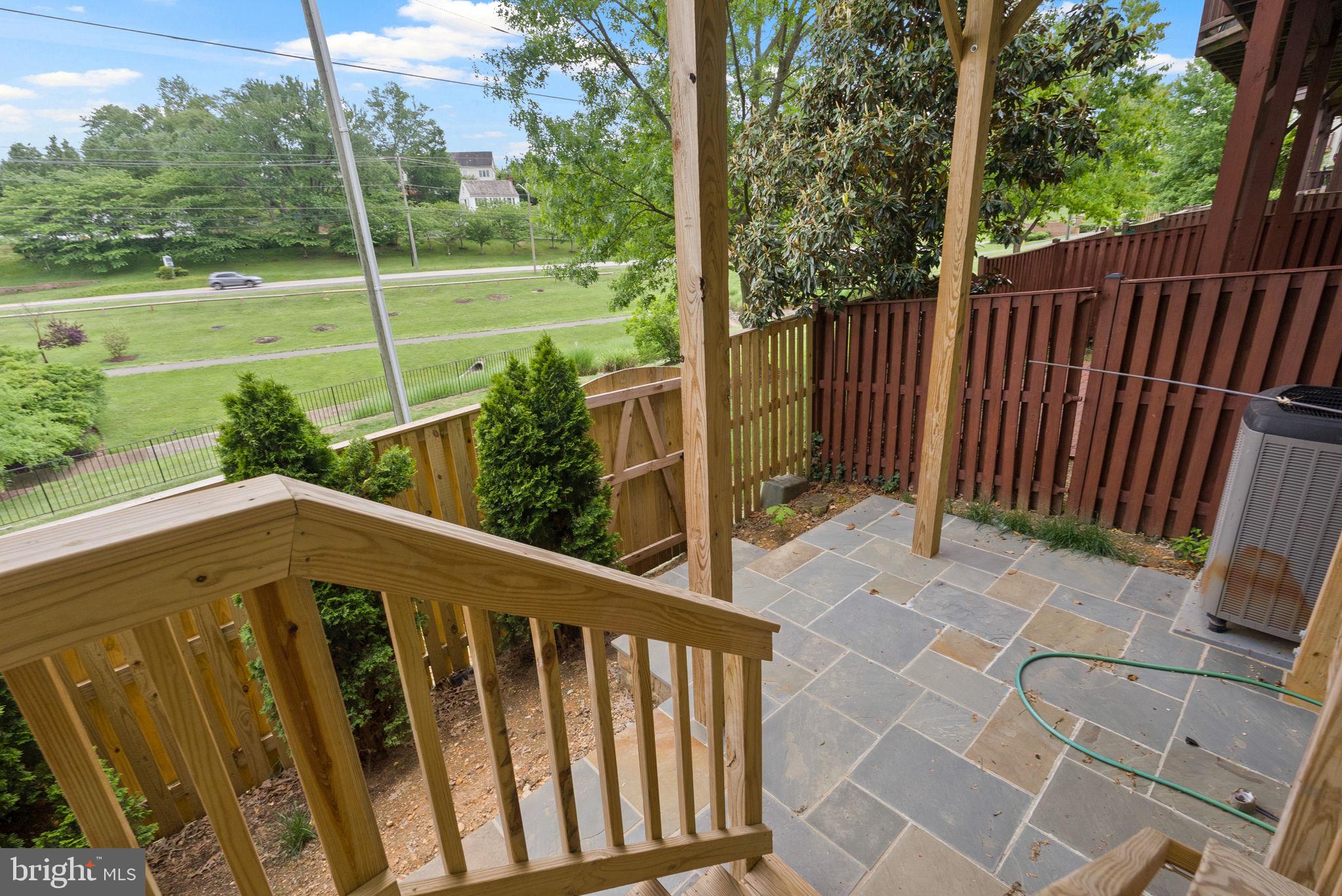 GOVERNORS GROVE - Residential Lease