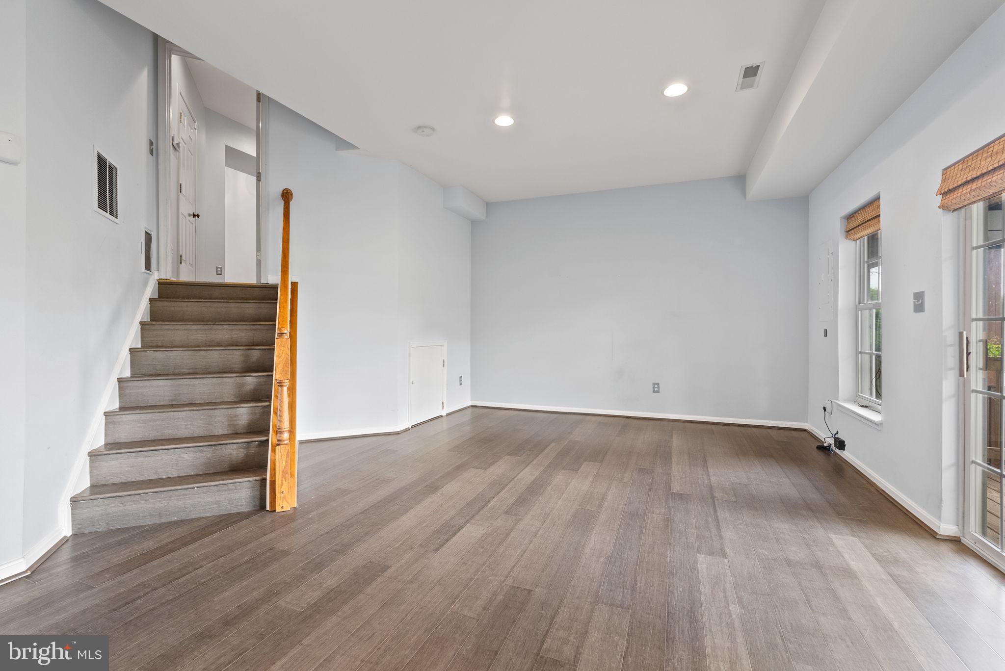 GOVERNORS GROVE - Residential Lease