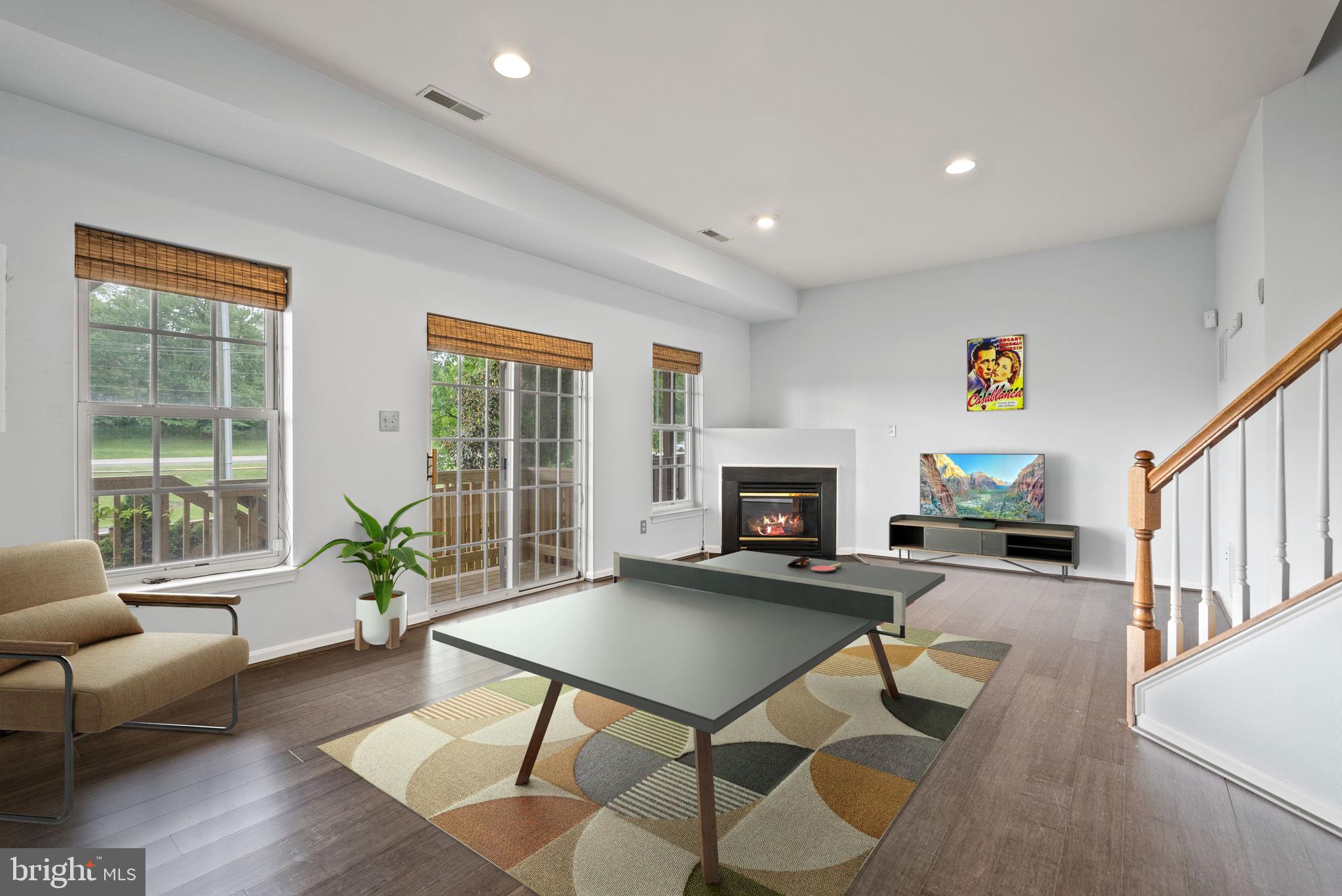 GOVERNORS GROVE - Residential Lease