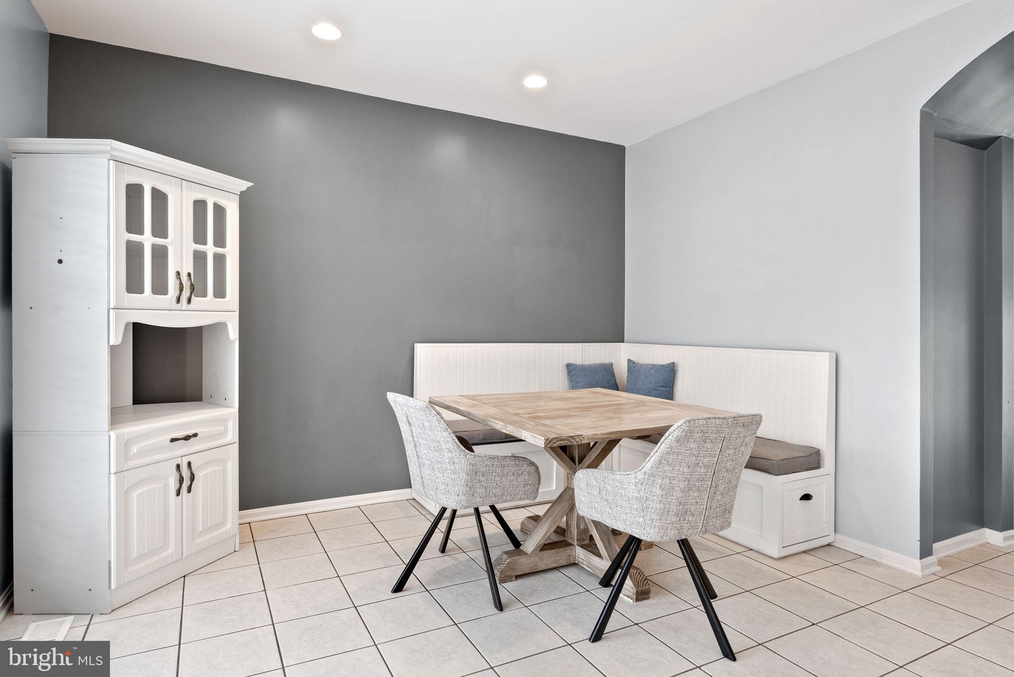 GOVERNORS GROVE - Residential Lease