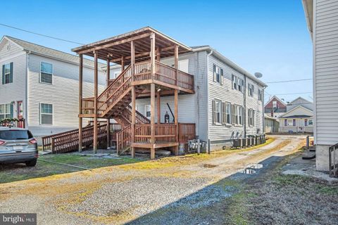 281 4TH AVENUE QUANTICO VA 22134