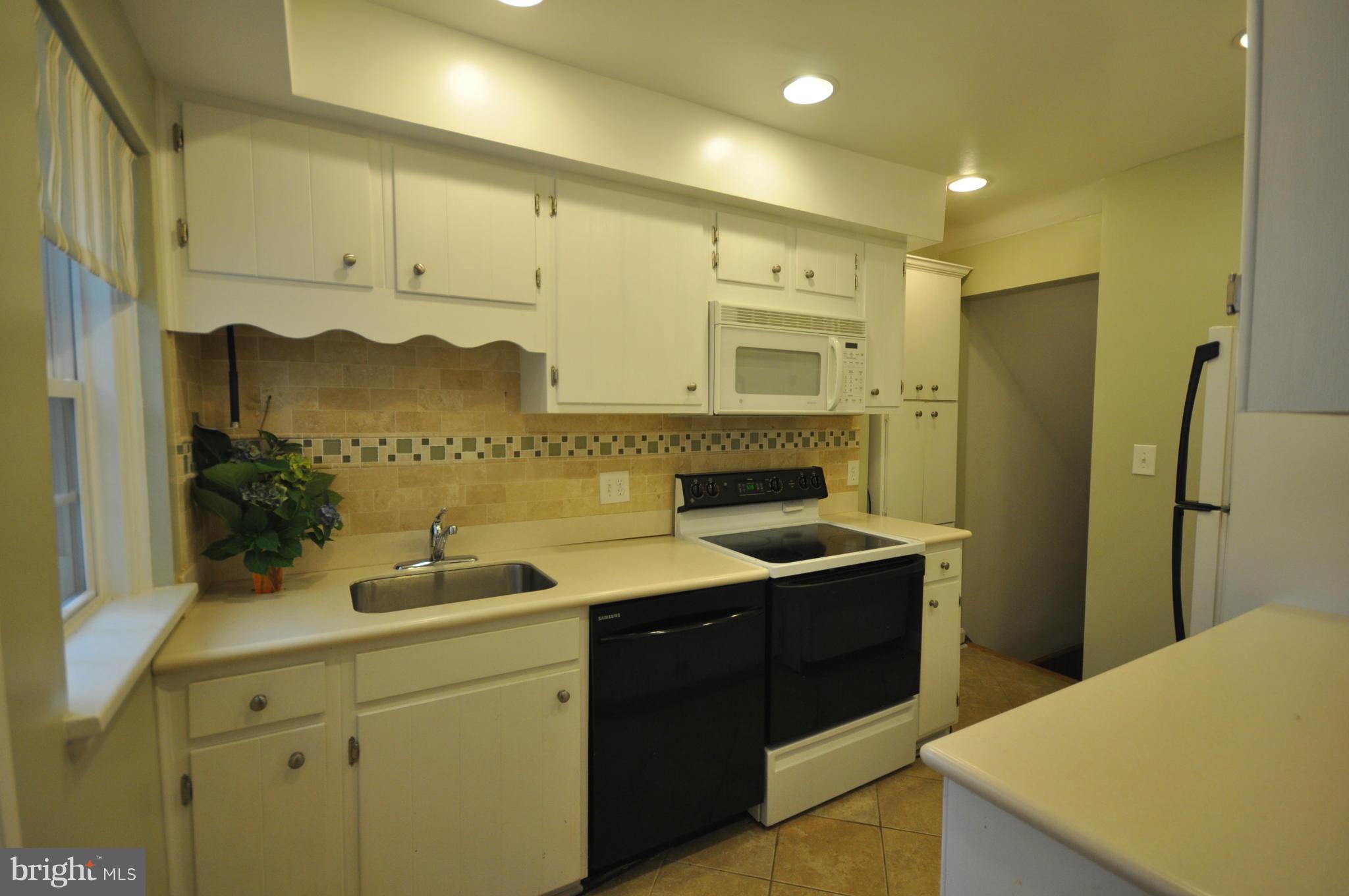 FAIRLINGTON MEWS - Residential Lease