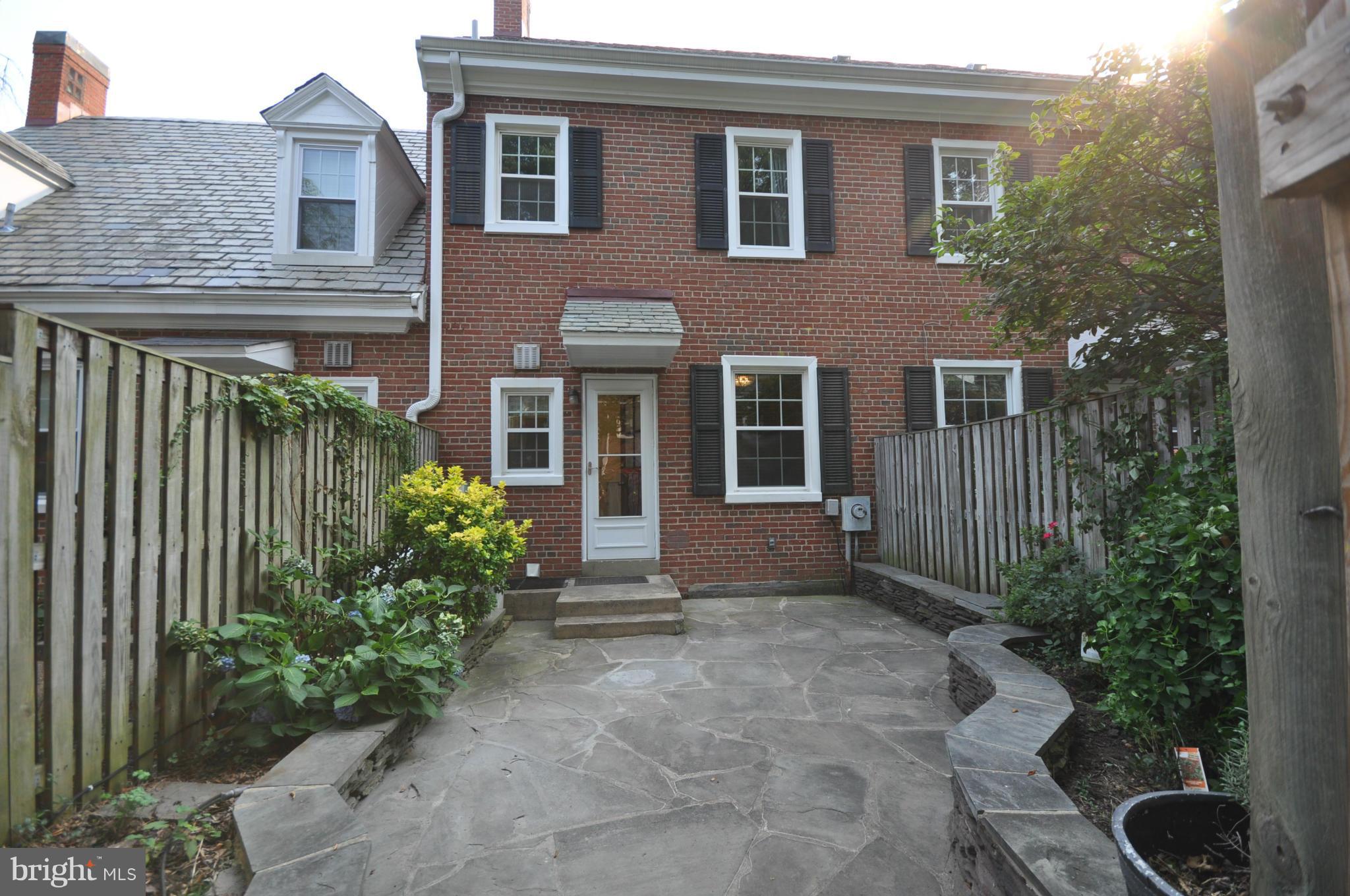 FAIRLINGTON MEWS - Residential Lease