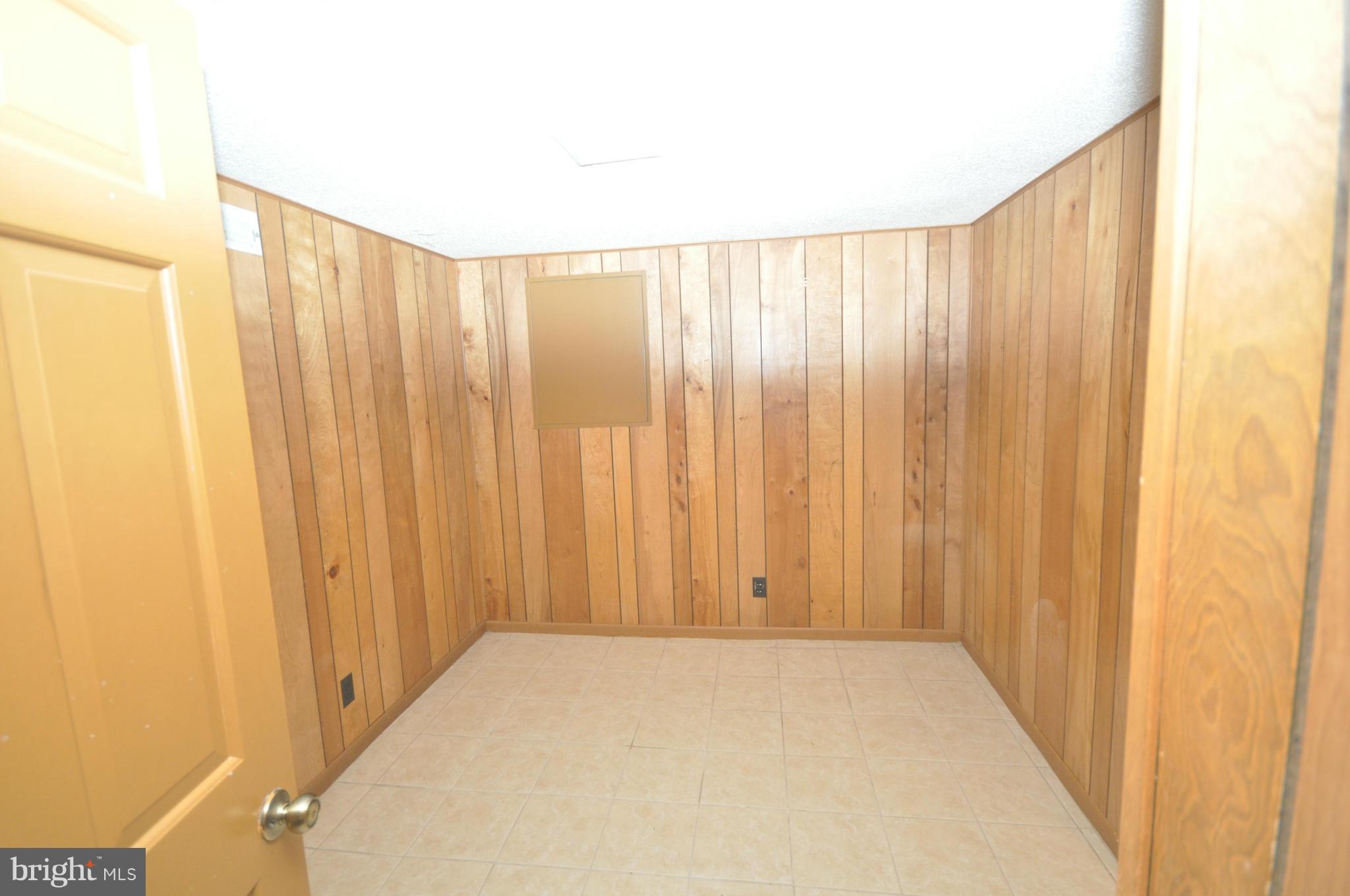 FAIRLINGTON MEWS - Residential Lease