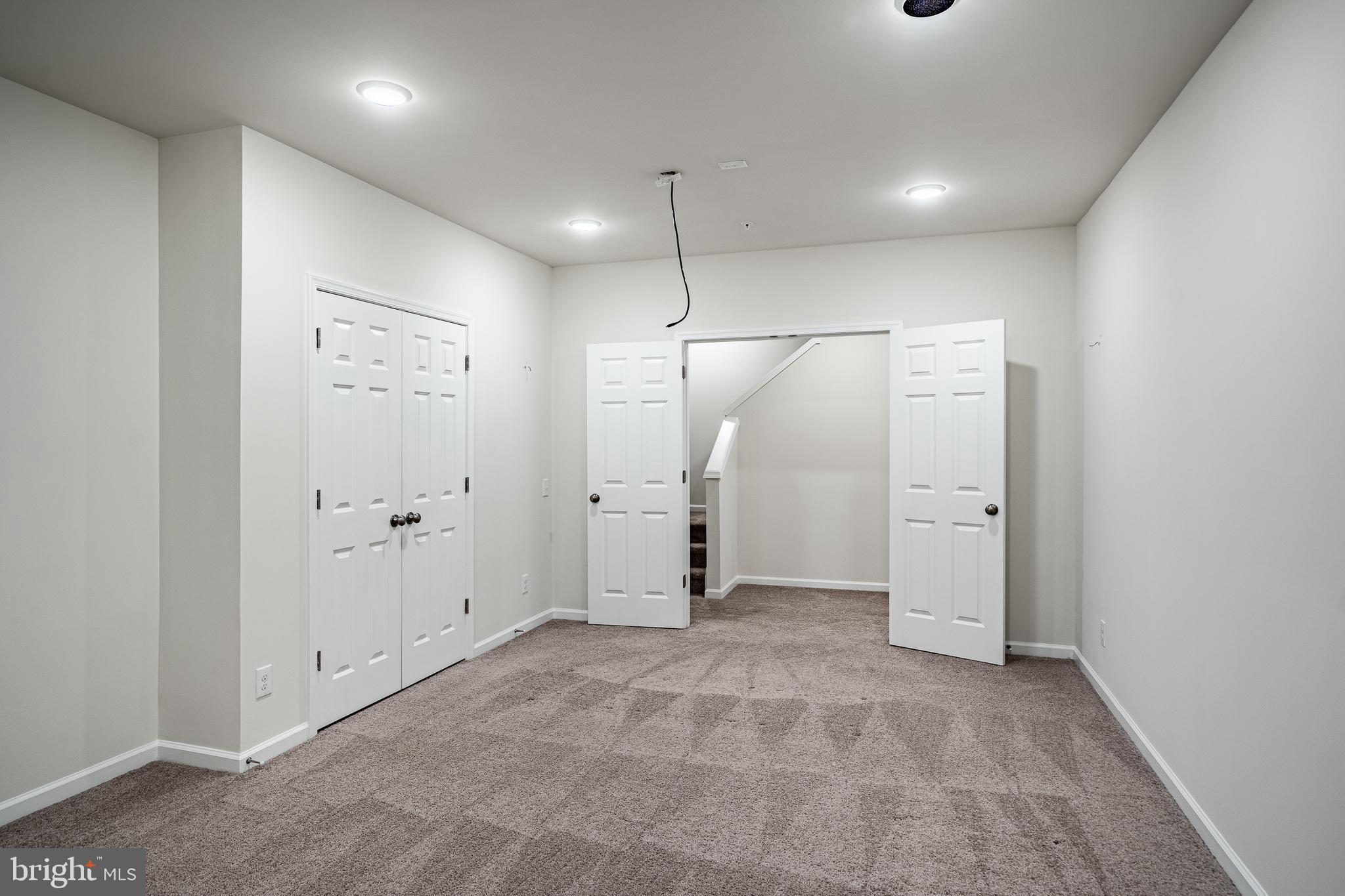 THE COURTS AT CHESTER SPRINGS - Residential Lease