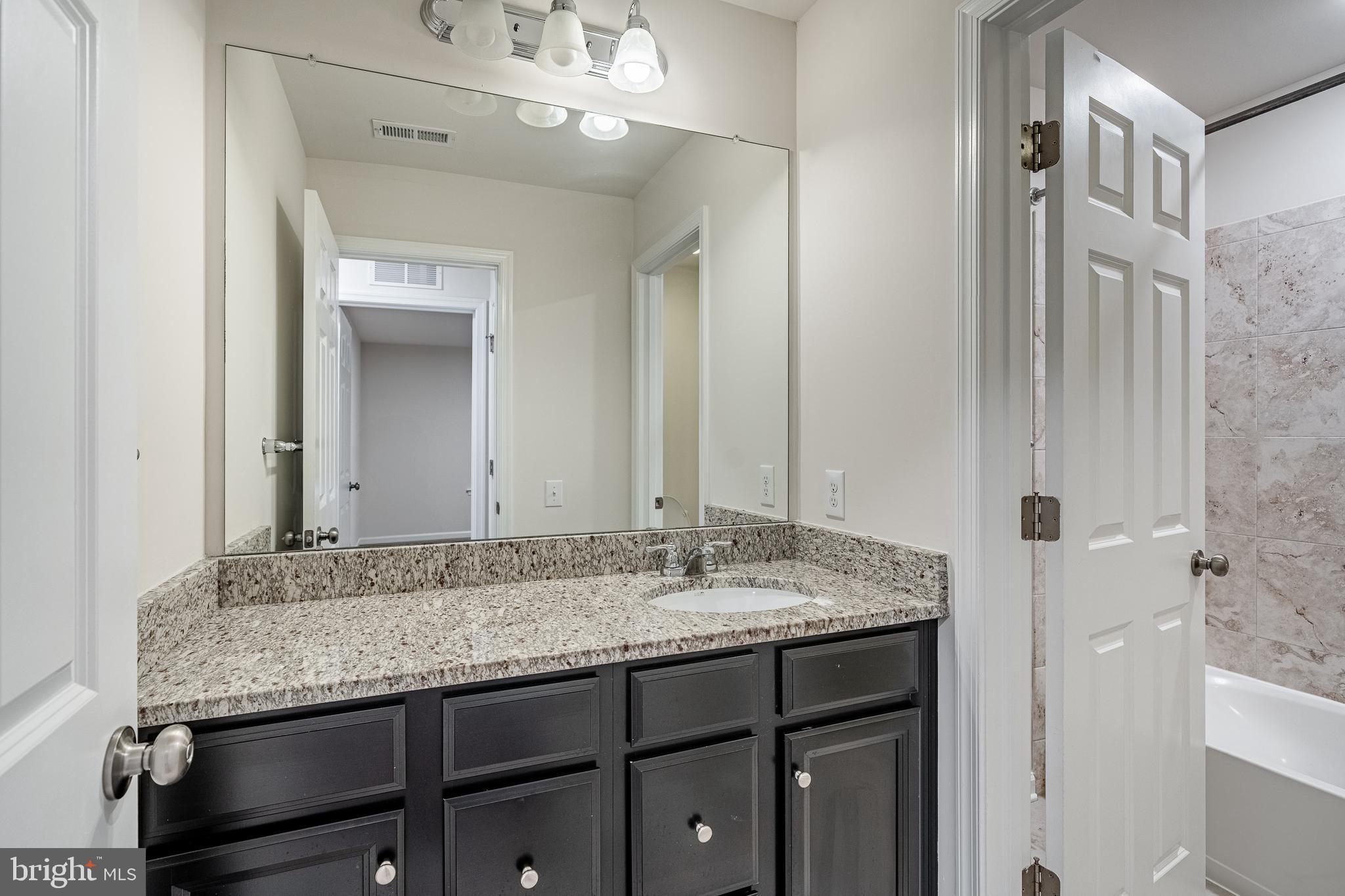 THE COURTS AT CHESTER SPRINGS - Residential Lease