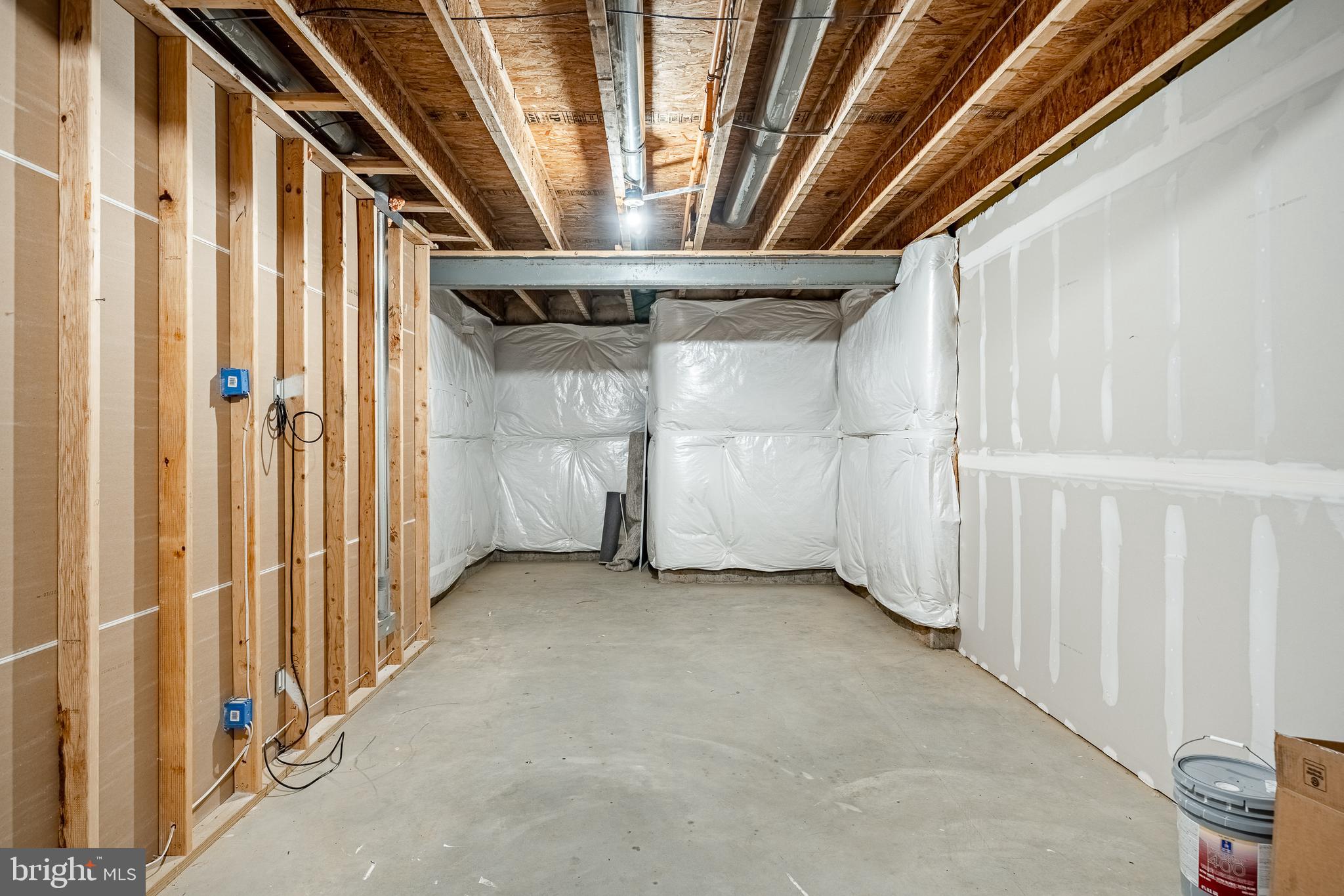 THE COURTS AT CHESTER SPRINGS - Residential Lease