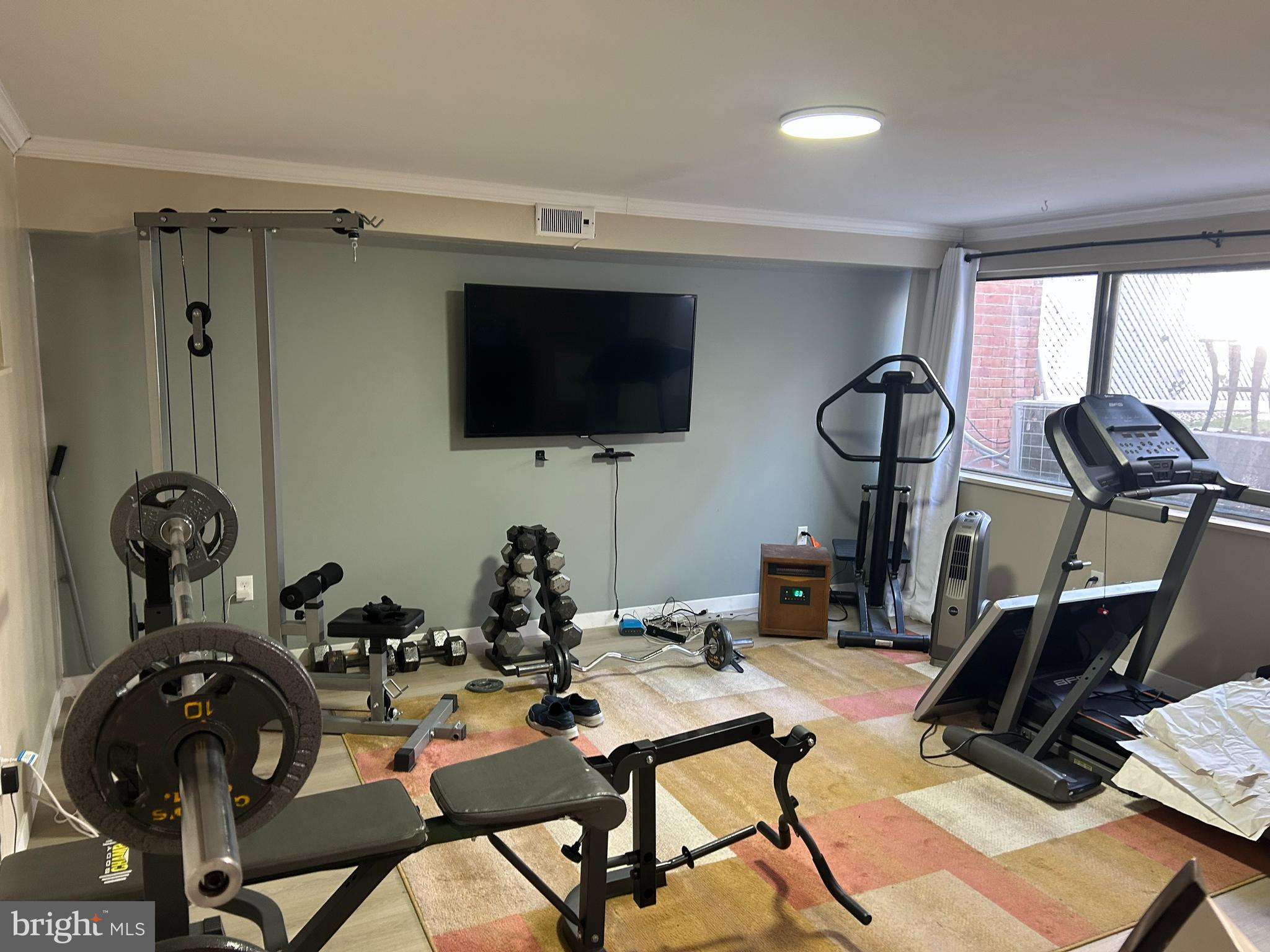 ROLAND PARK - Residential