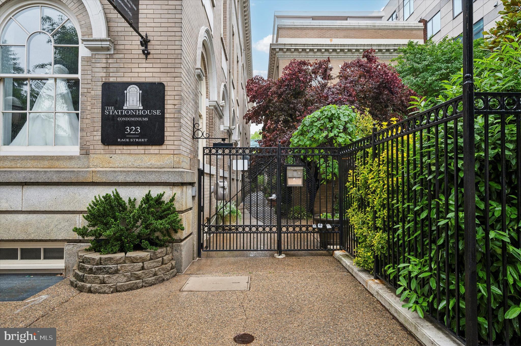 **$50,000 Price Reduction!** Welcome to the historic Station House condo in the heart of Old City! This unit has the lowest price per square foot in the neighborhood making it a great purchase for a first-time buyer, a second city home, or to add to an investment portfolio.
Within this secure, gated community, enjoy the feel of a townhome with the low maintenance perks of a condo. Enter the tiled entranceway to the main living/dining area, featuring hardwood floors, a soaring ceiling, with six 8’ windows. The corner kitchen benefits from the natural light of two exposures and offers a breakfast bar, stainless steel appliances, stone counters, light wood cabinetry and a ceiling mounted pot hanger.
The lower level is a multipurpose carpeted space, with high ceilings, several windows and a separate entrance, and includes a full bath with shower, linen closet and full laundry room. The upper floor has two bedrooms, with 10’ ceilings and a large full bath with dual vanities, granite counters, a whirlpool tub and large walk-in shower. The spacious primary bedroom boasts a private balcony, dual closets, and three oversized, double soundproofed windows offering great sunlight.
There is also a large communal deck for leisure and dining.
From this ideal location, you are perfectly situated to enjoy the proximity of the historical sites, great restaurants and shopping. Neighborhood favorites include Old City Coffee, Café Tolia, Mulberry Market, Tomo and Cherry Street Pier.
