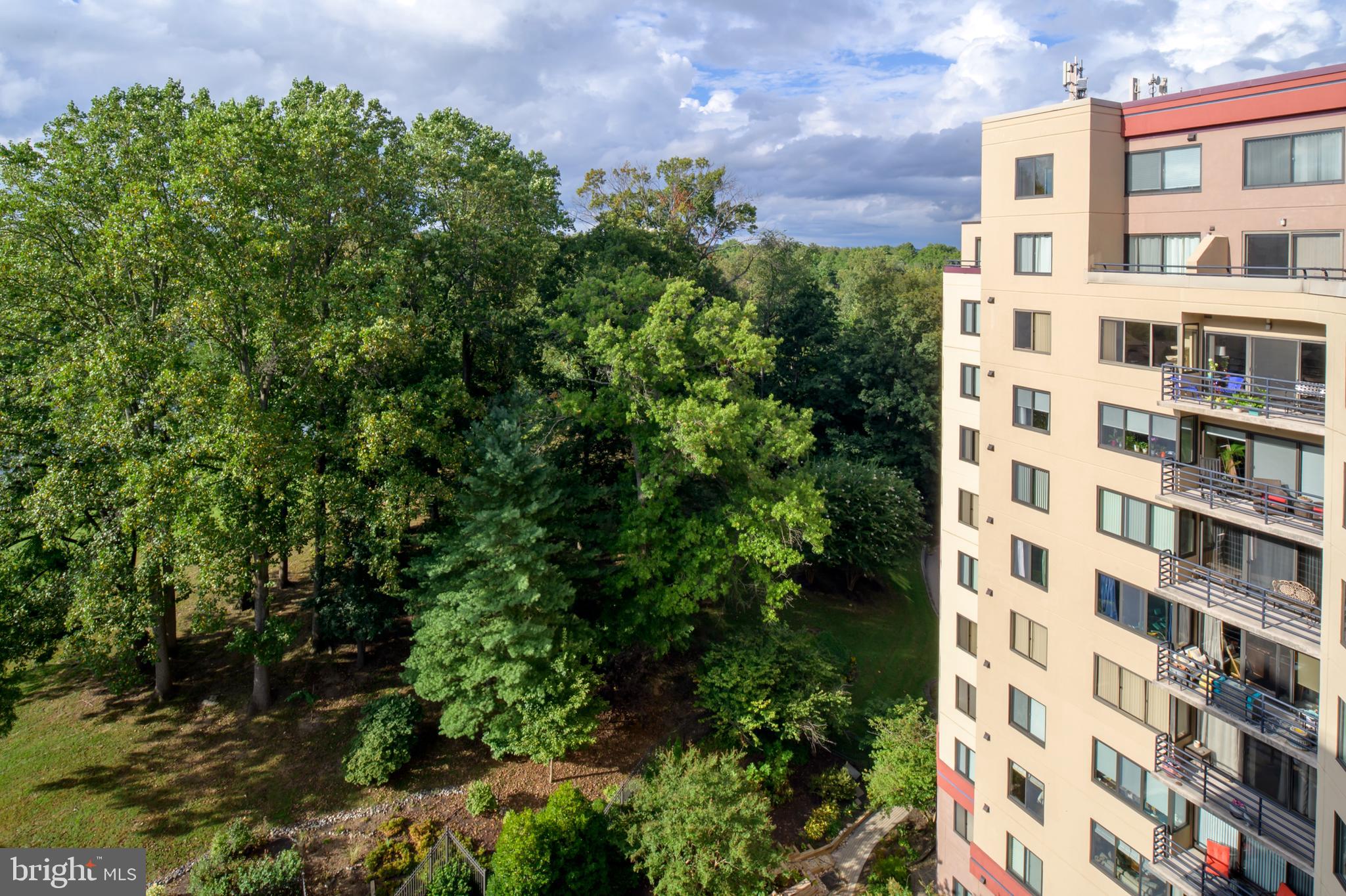 VILLAGE OF WILDE LAKE - Residential