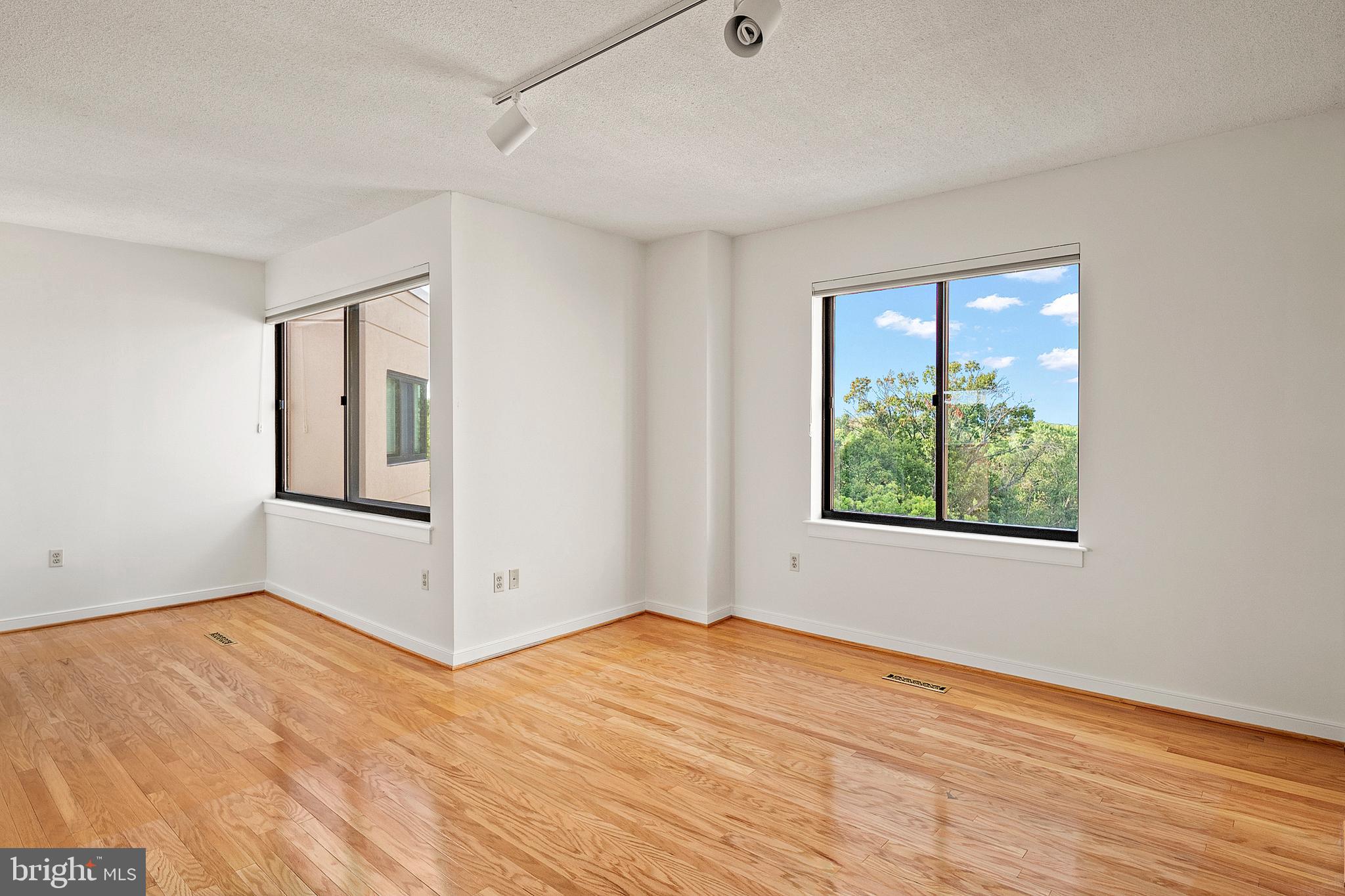 VILLAGE OF WILDE LAKE - Residential