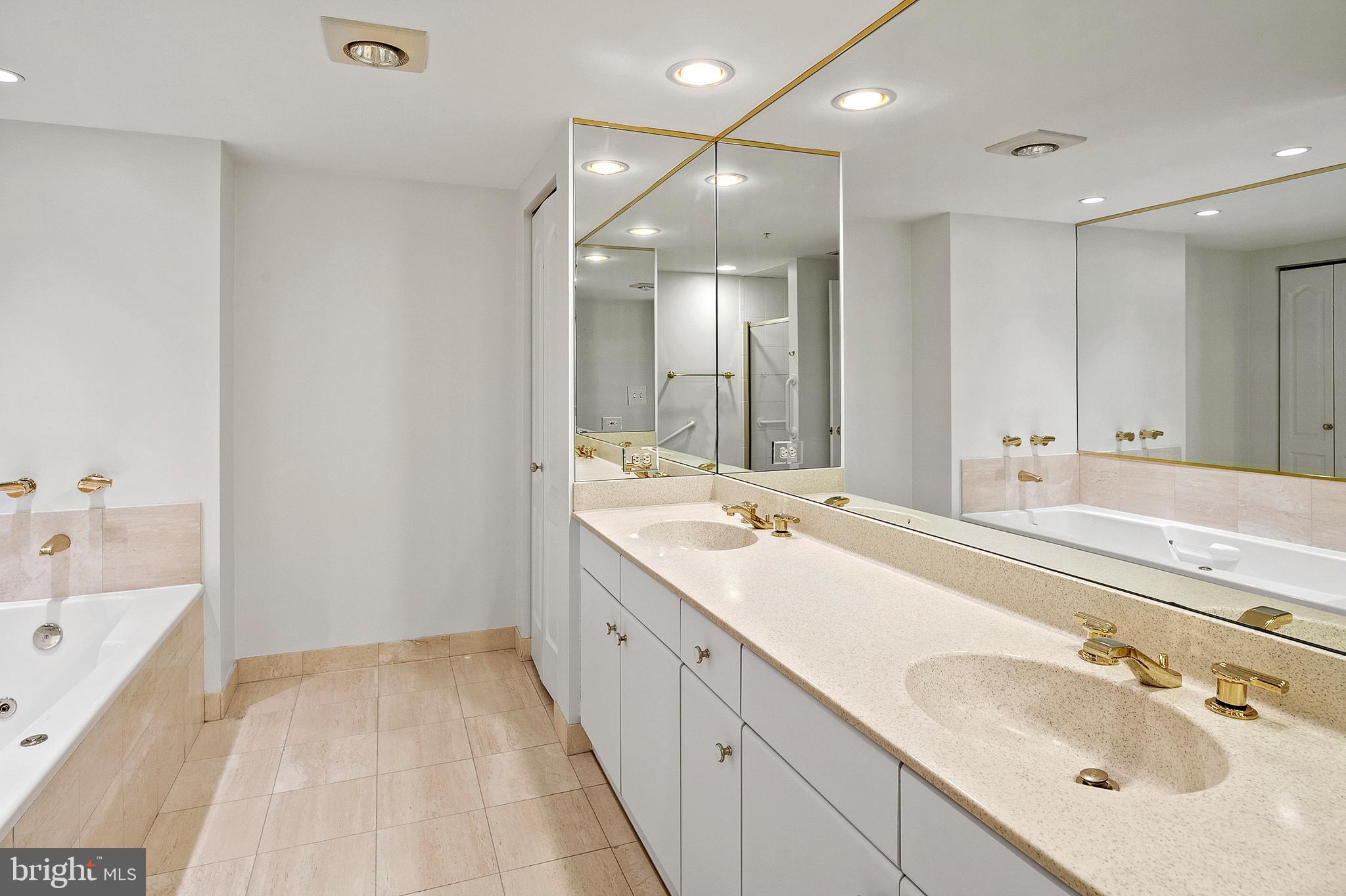 VILLAGE OF WILDE LAKE - Residential