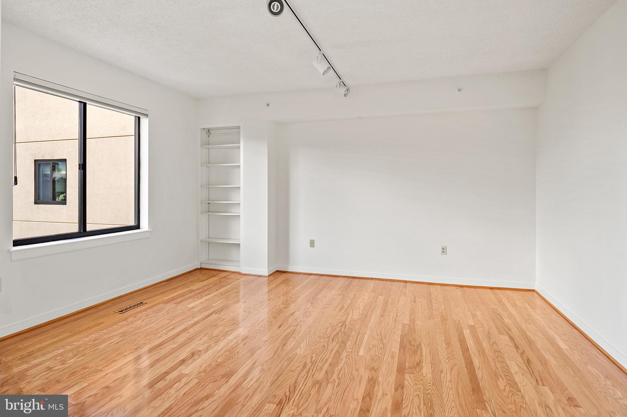 VILLAGE OF WILDE LAKE - Residential