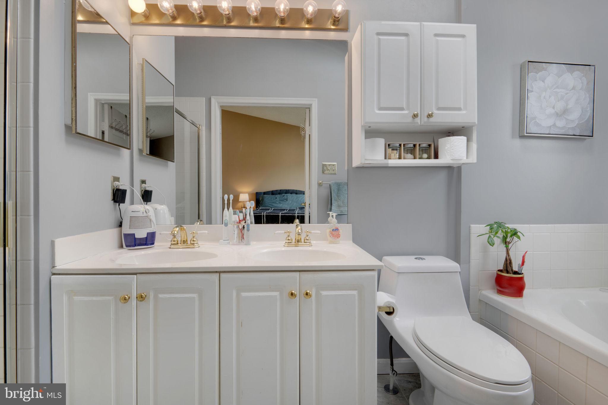 LONGMEAD - Residential