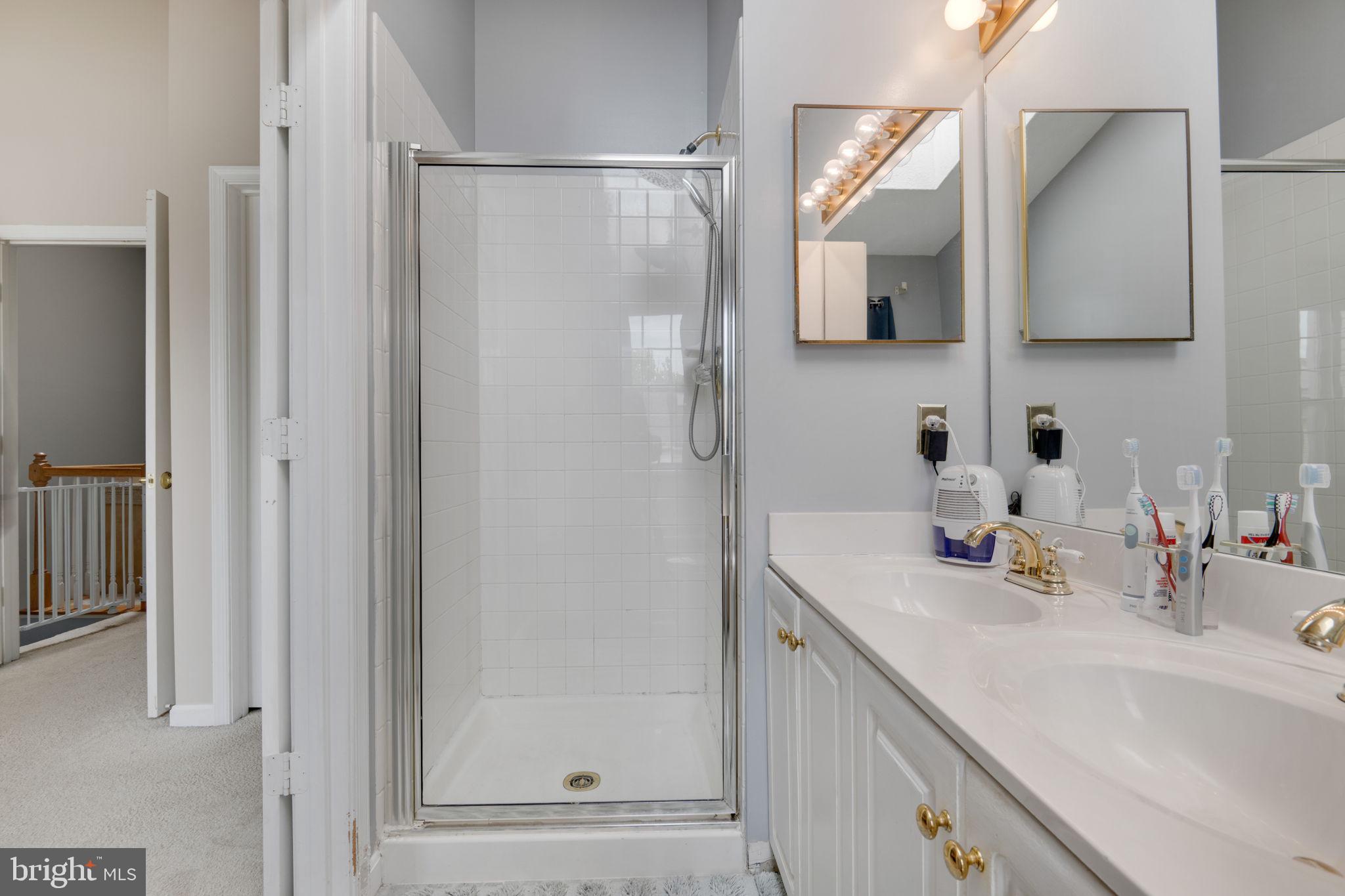 LONGMEAD - Residential