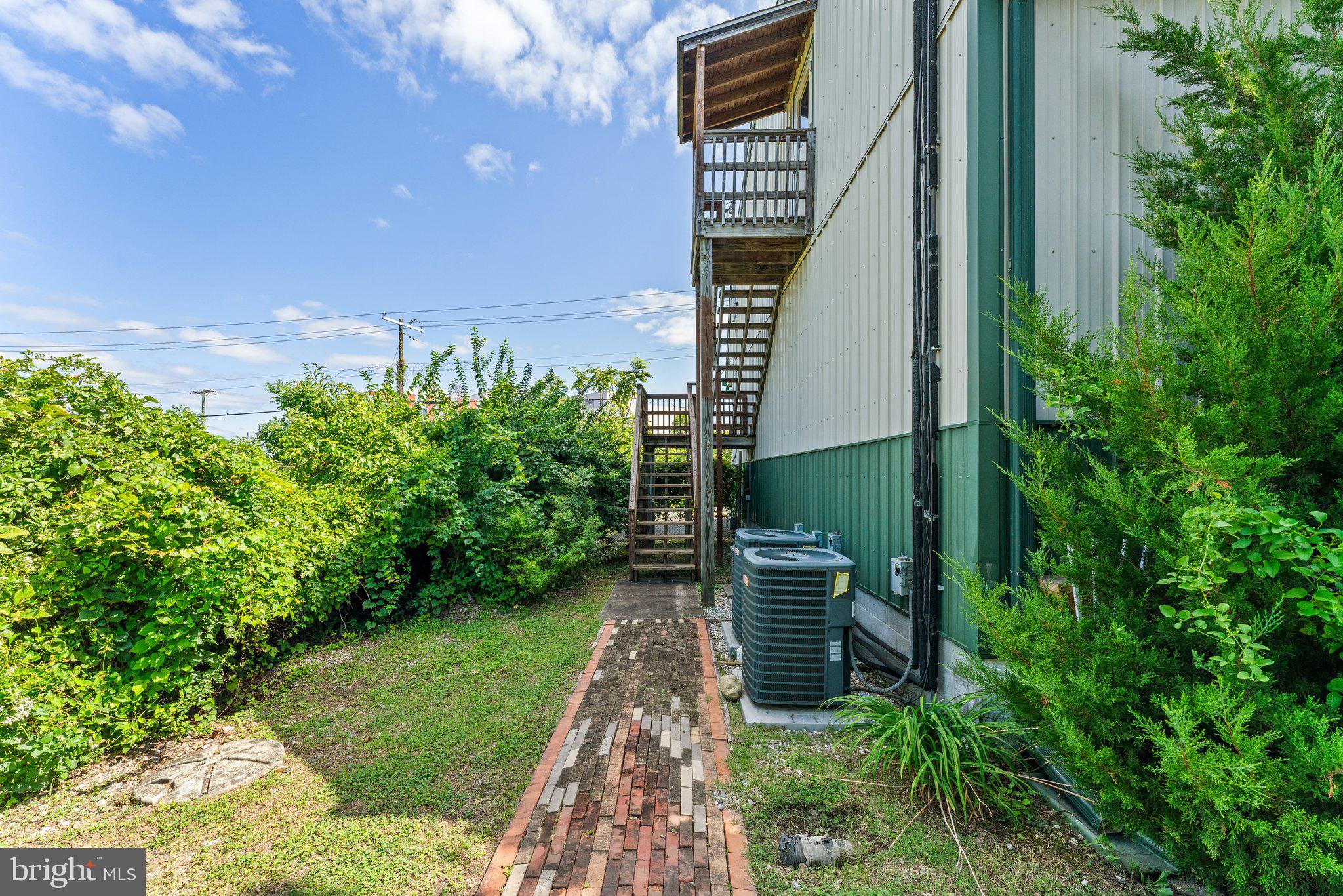 DUNDALK - Commercial Sale