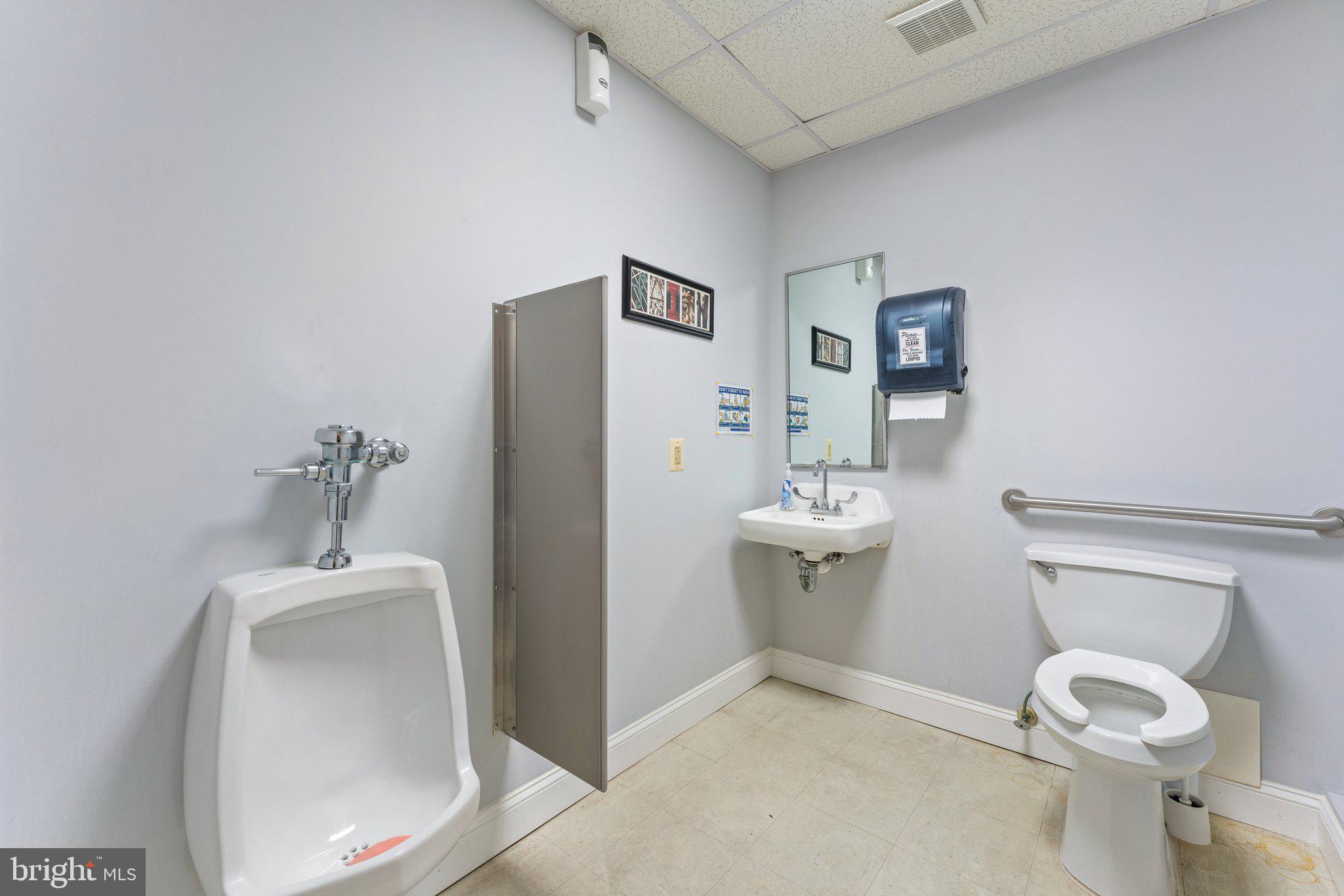 DUNDALK - Commercial Sale