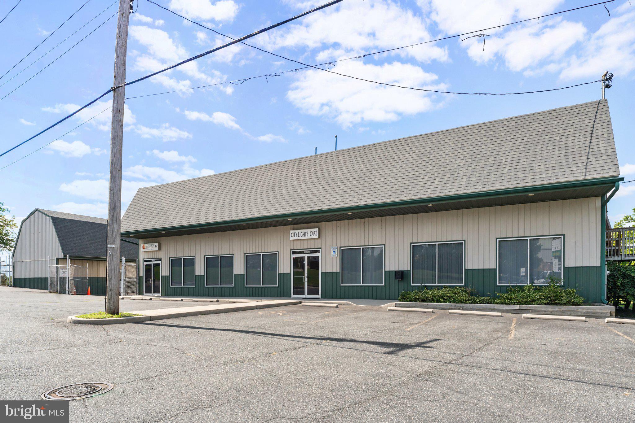 DUNDALK - Commercial Sale