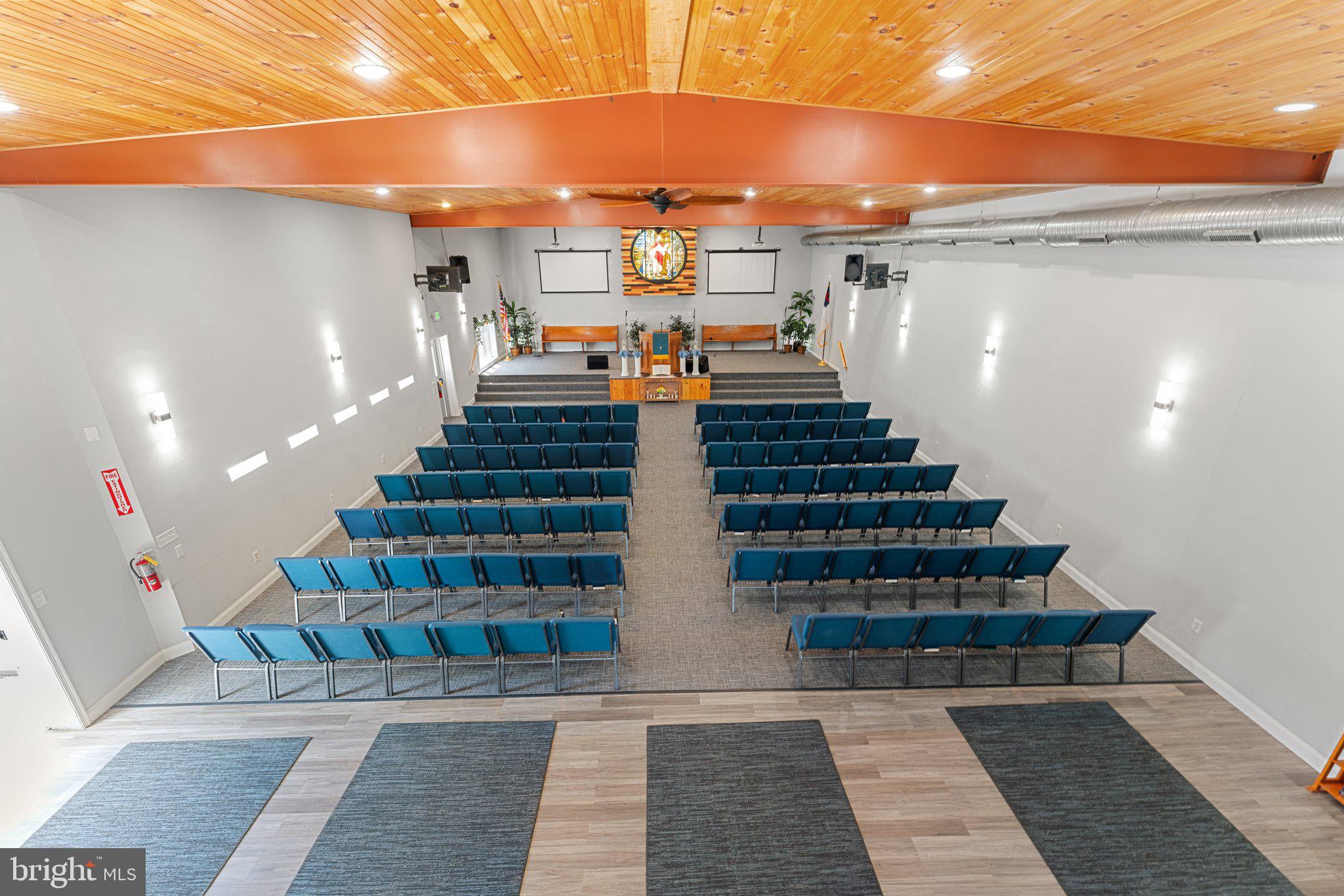 DUNDALK - Commercial Sale