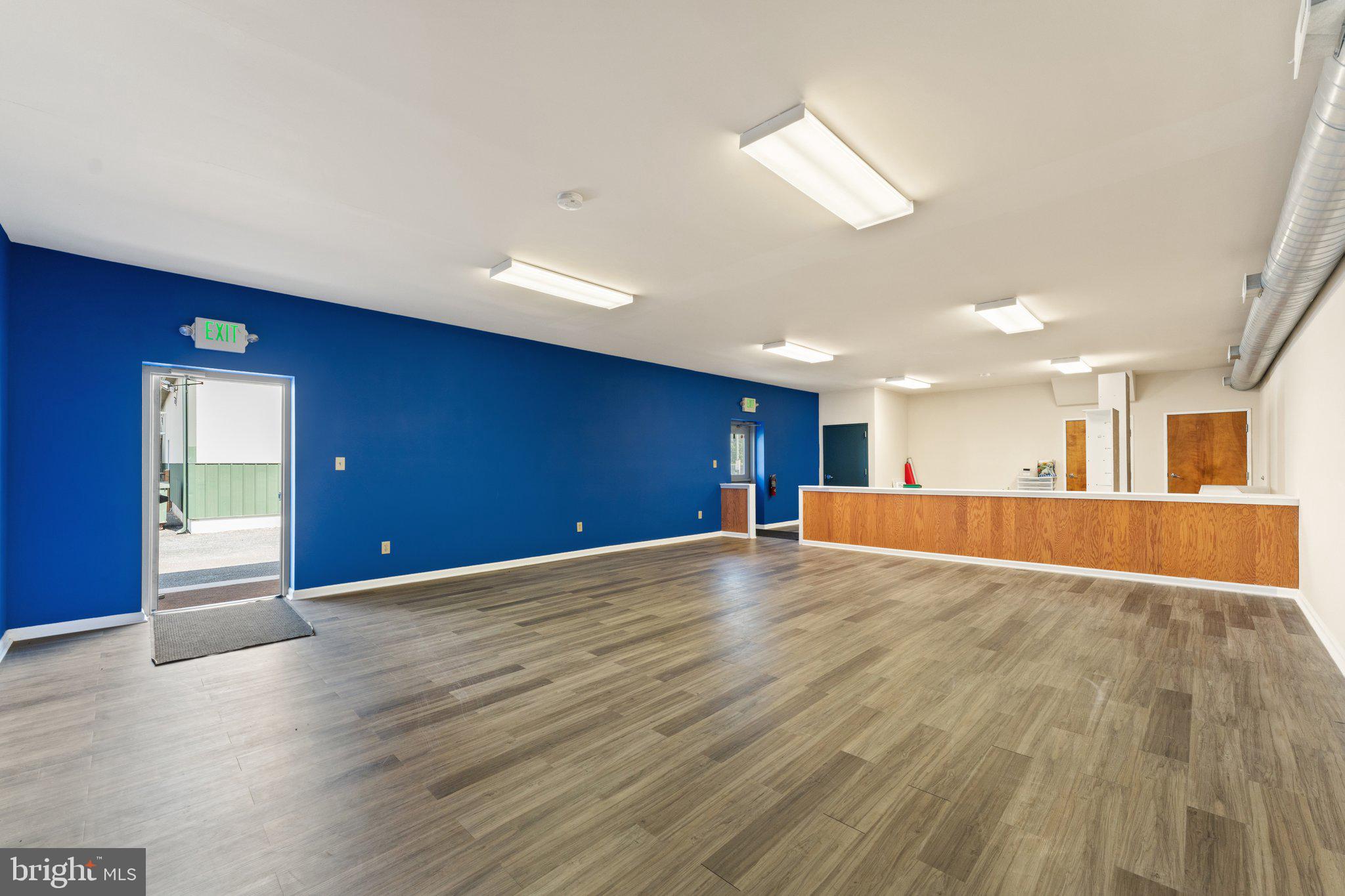 DUNDALK - Commercial Sale