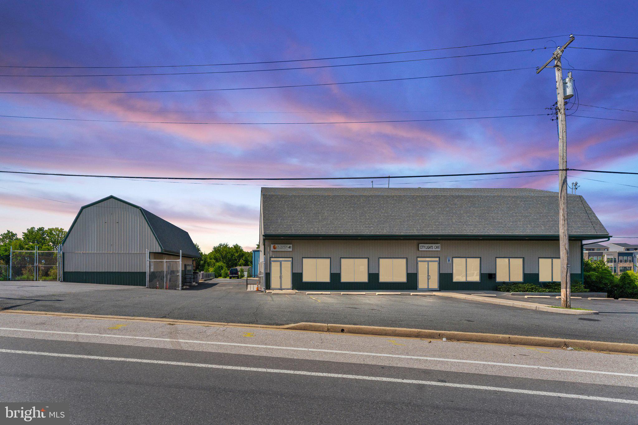 DUNDALK - Commercial Sale