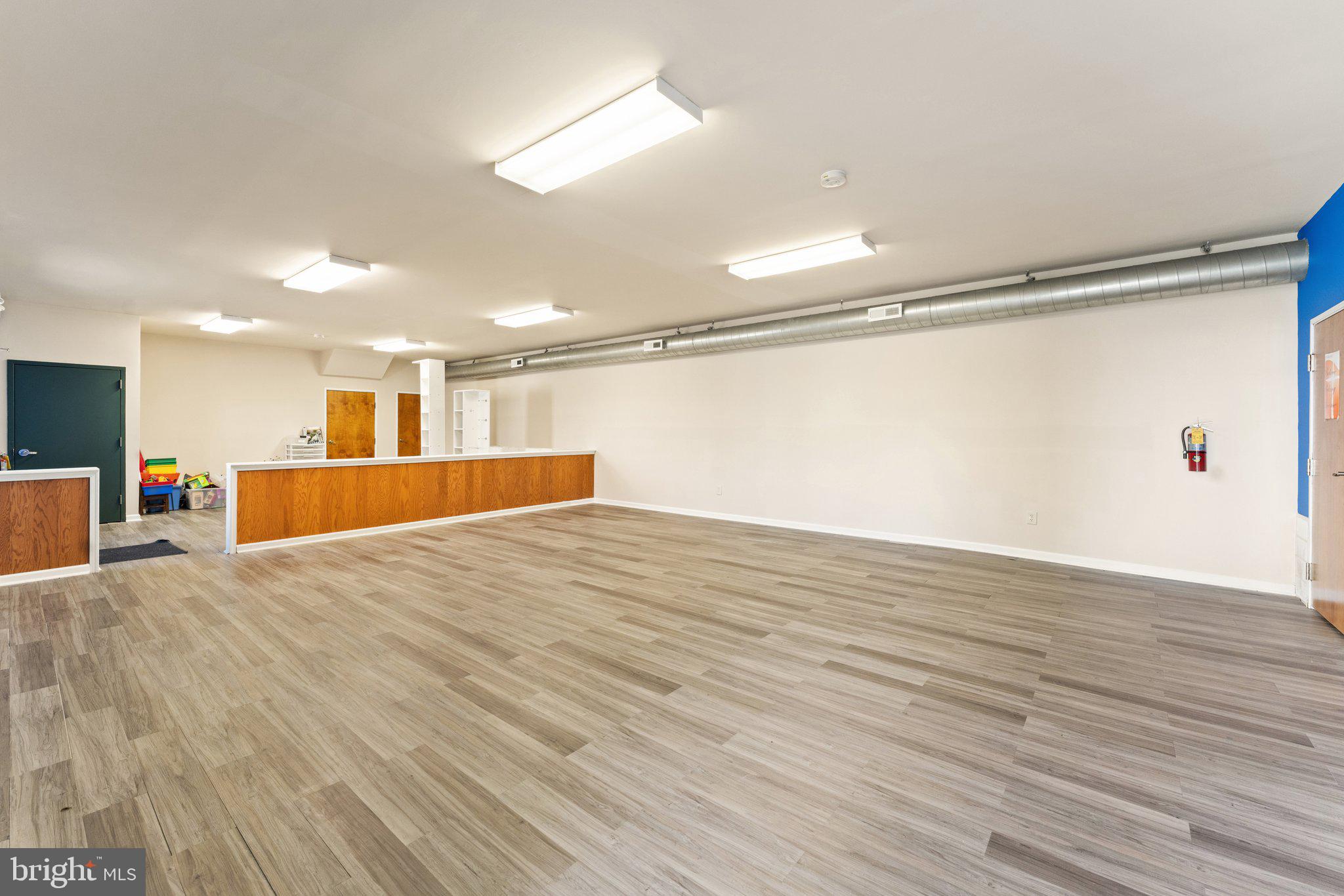 DUNDALK - Commercial Sale