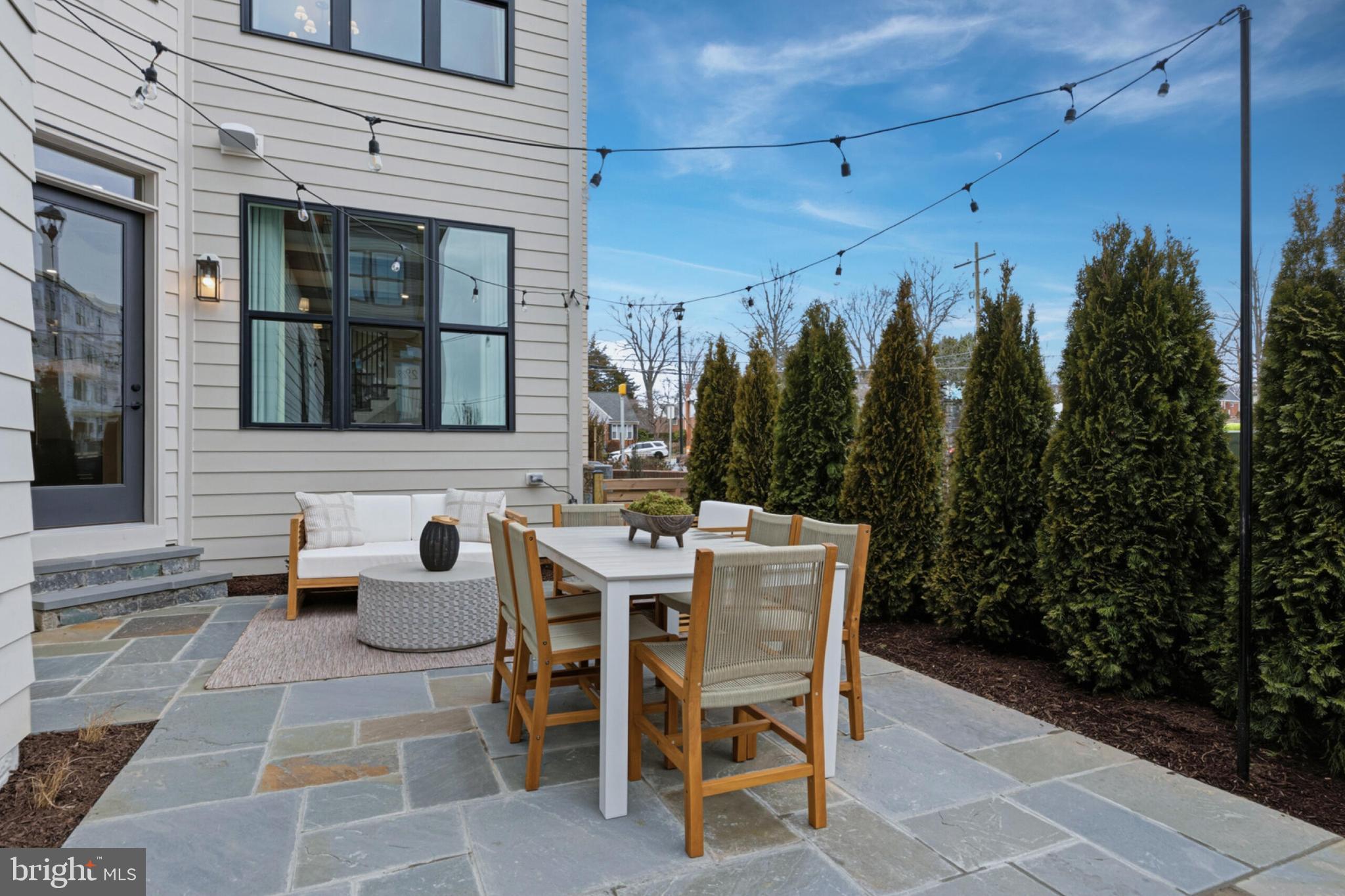 STRATHMORE VIEW - Residential