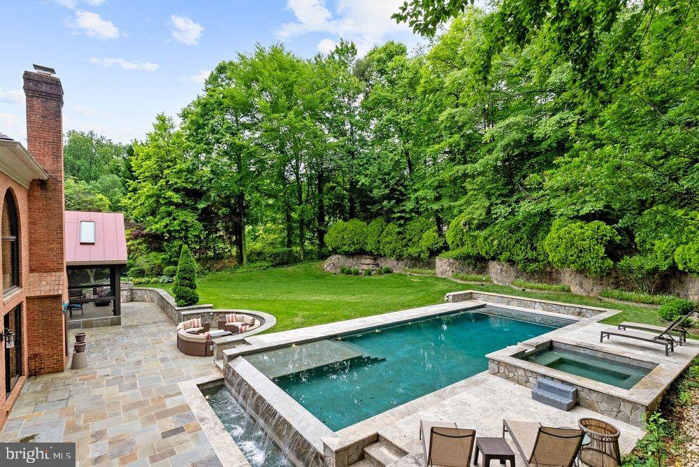 SWINKS MILL WOODS - Residential