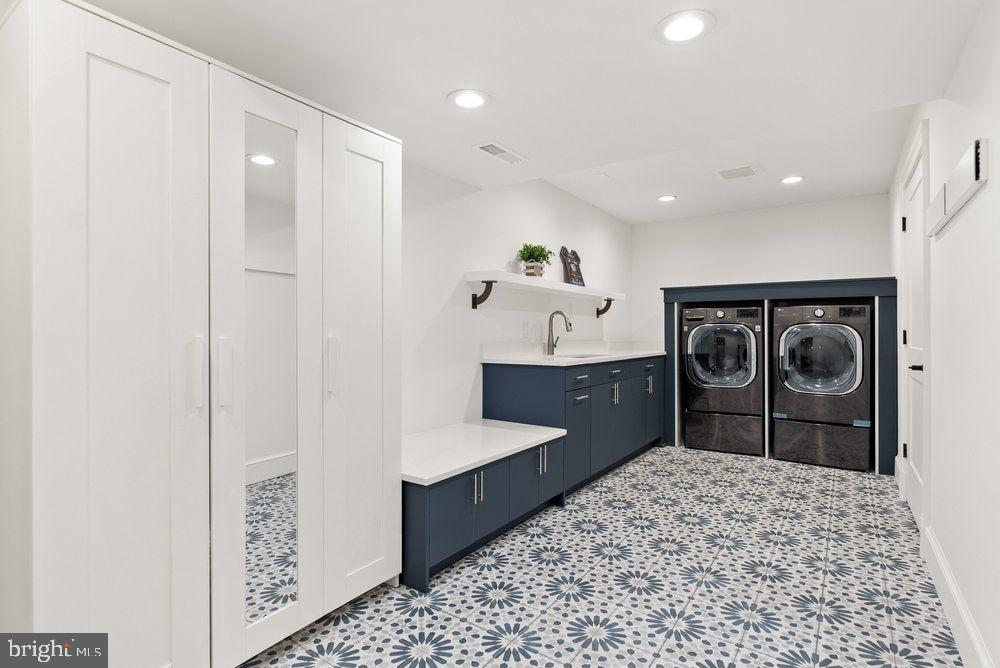 SWINKS MILL WOODS - Residential