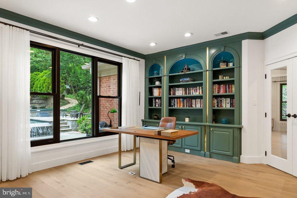 SWINKS MILL WOODS - Residential