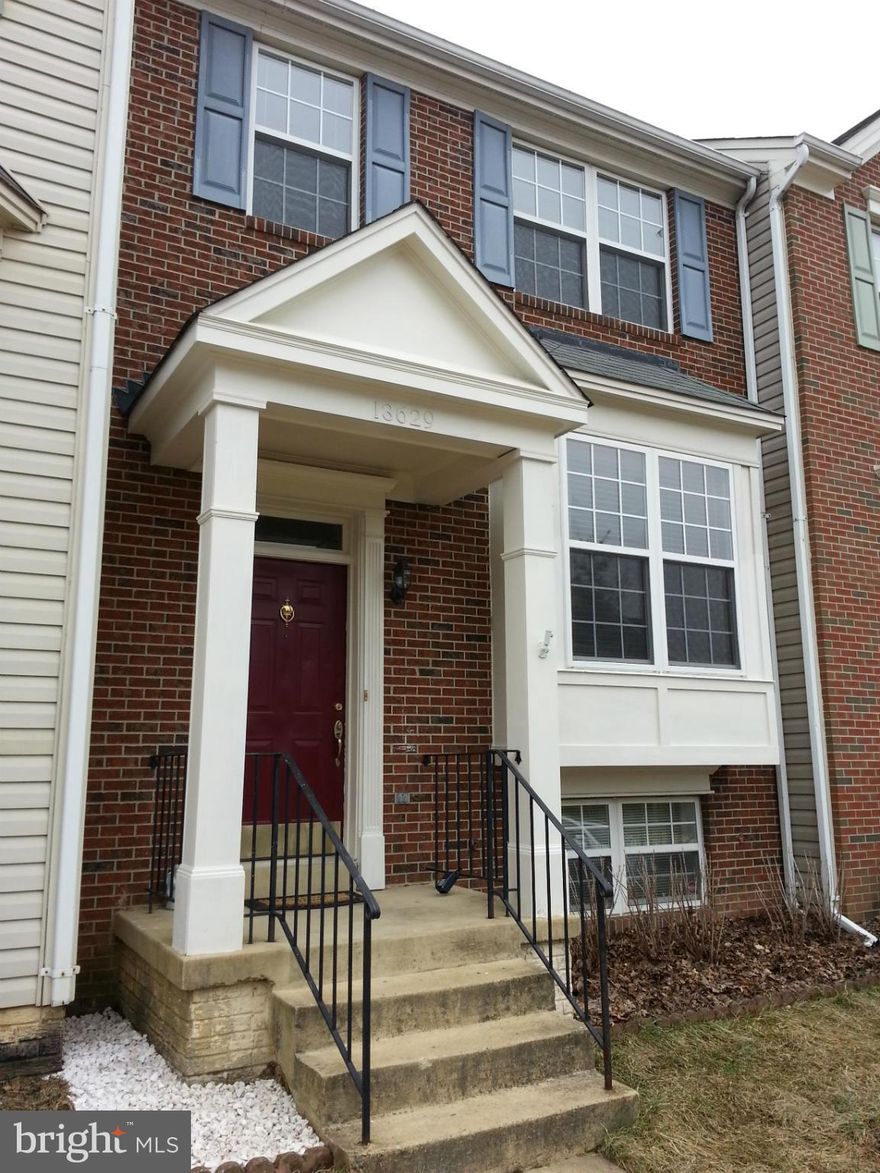 Rarely available 4BR/3.5BA brick front, well maintained TH in desirable Swimming Pool Community! MBR w/valted ceiling, MBA w/soak tub, sep.shower and double sinks. Huge eat-in kitchen with center island is perfect place for entertaining! Low Level features Recr.Room w/wood burning frpl.+wet bar, 4th BR+Full BA. Freshly painted. Fenced in backyard is ready for gardening! Close to 66, VRE, shopping.