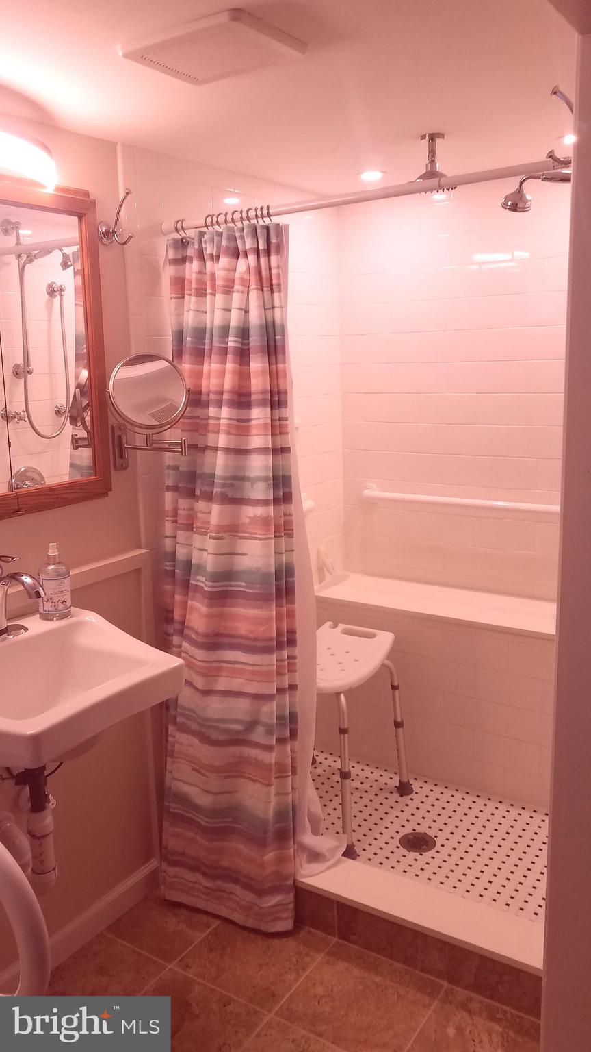 HILLANDALE HOMES - Residential