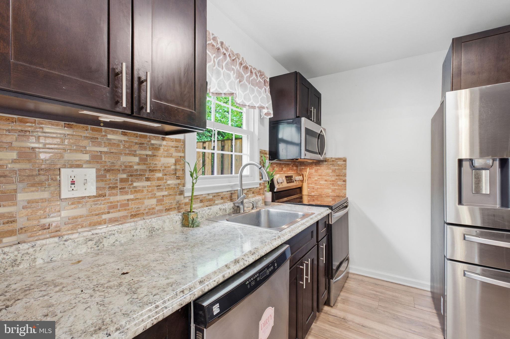 NEWINGTON STATION - Residential