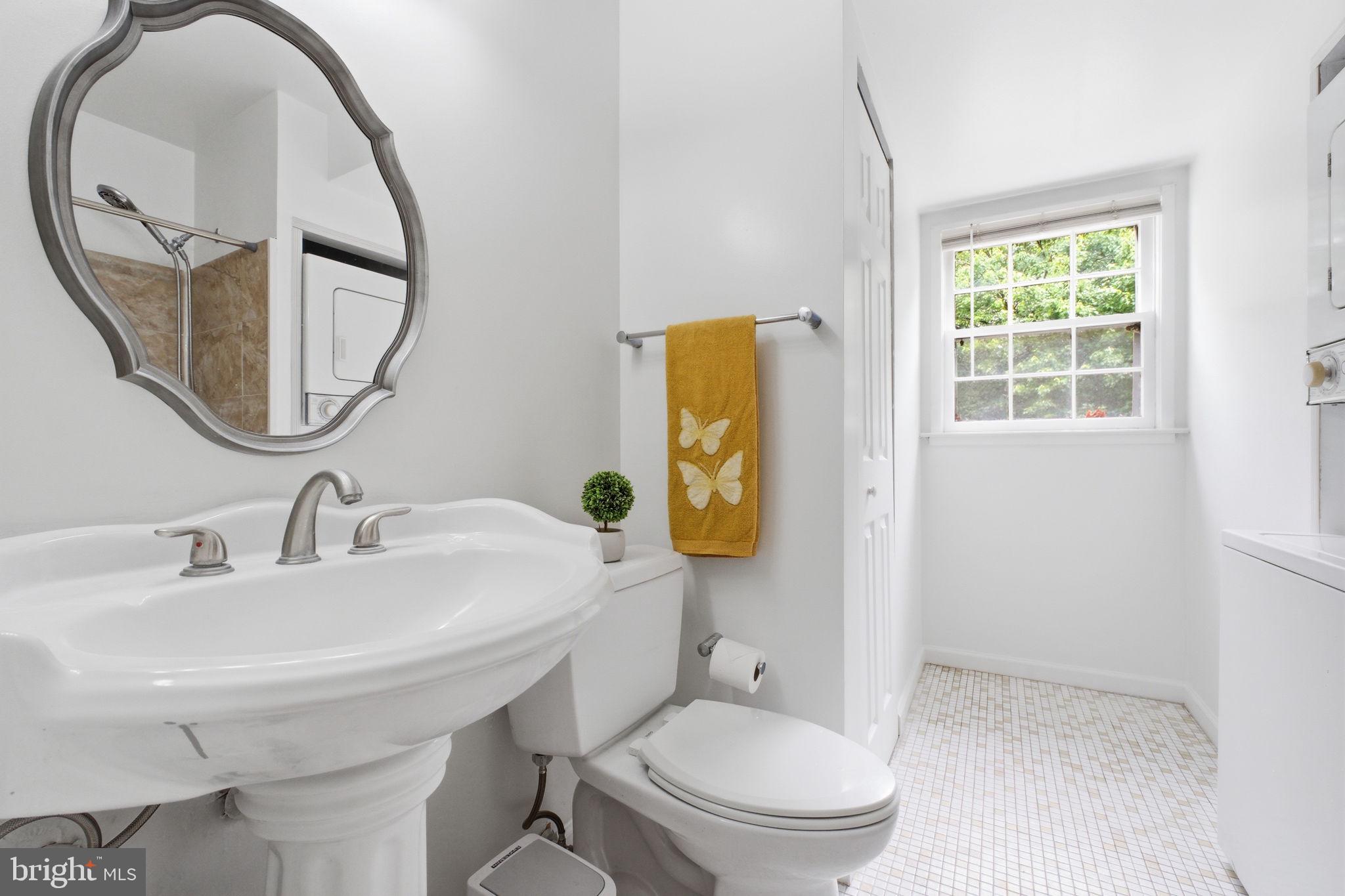 NEWINGTON STATION - Residential