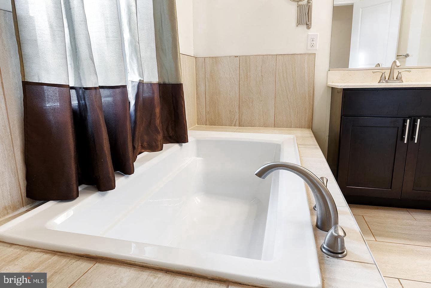 POINT BREEZE - Residential Lease