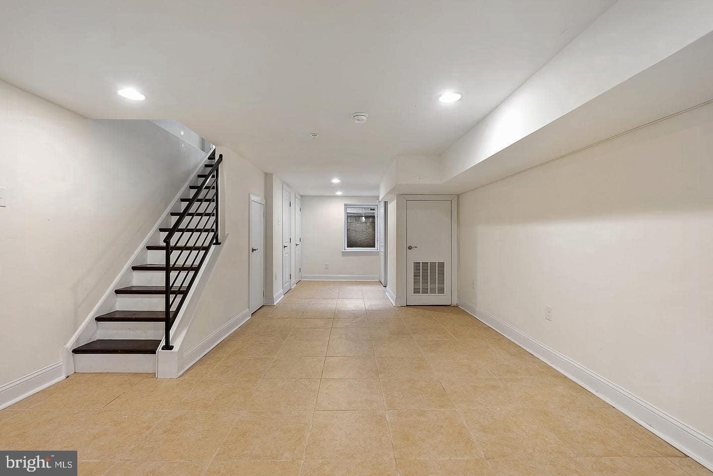 POINT BREEZE - Residential Lease