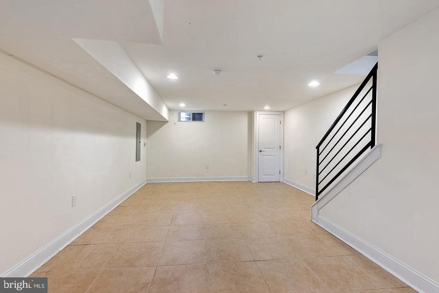 POINT BREEZE - Residential Lease