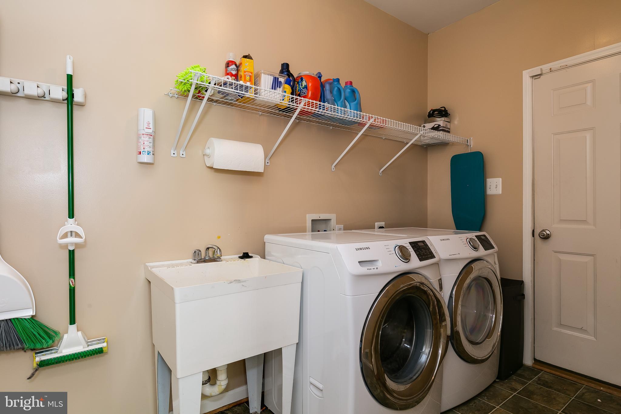 CABIN VILLAGE - Residential