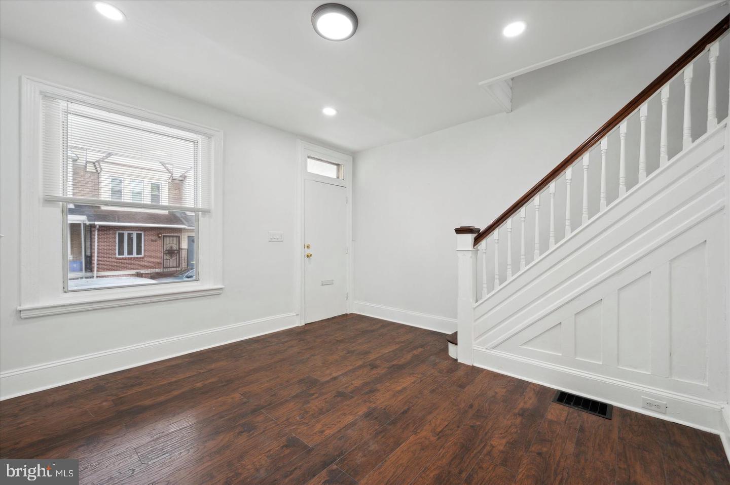 121 W HANSBERRY STREET