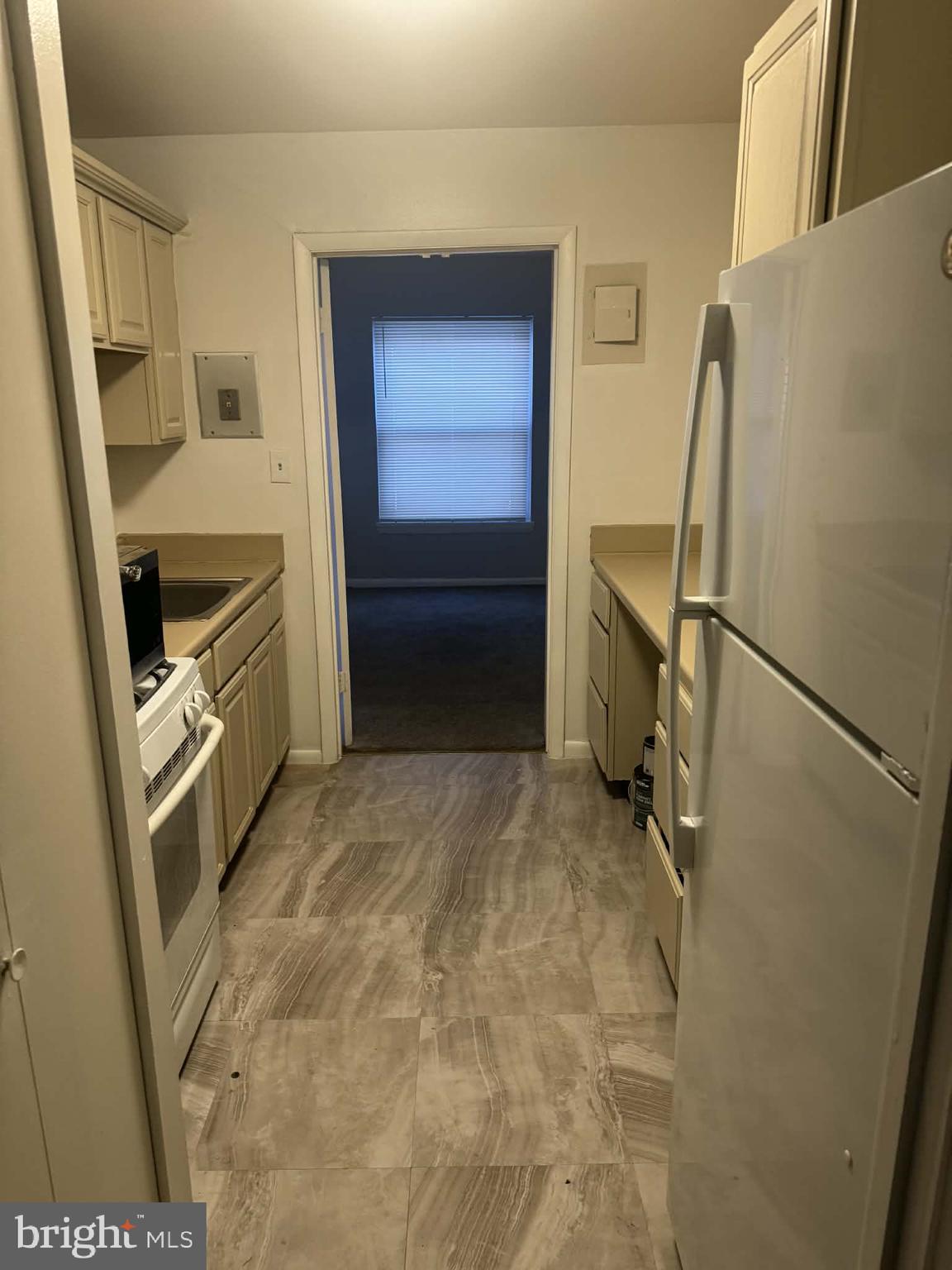 MARLOW TOWERS - Residential Lease