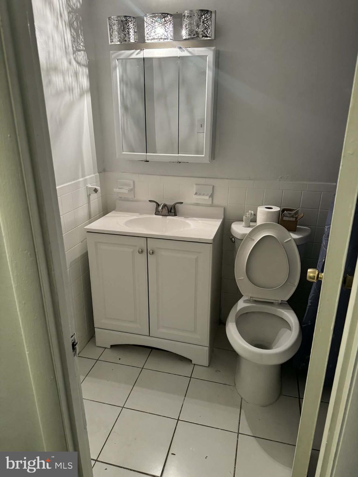 MARLOW TOWERS - Residential Lease