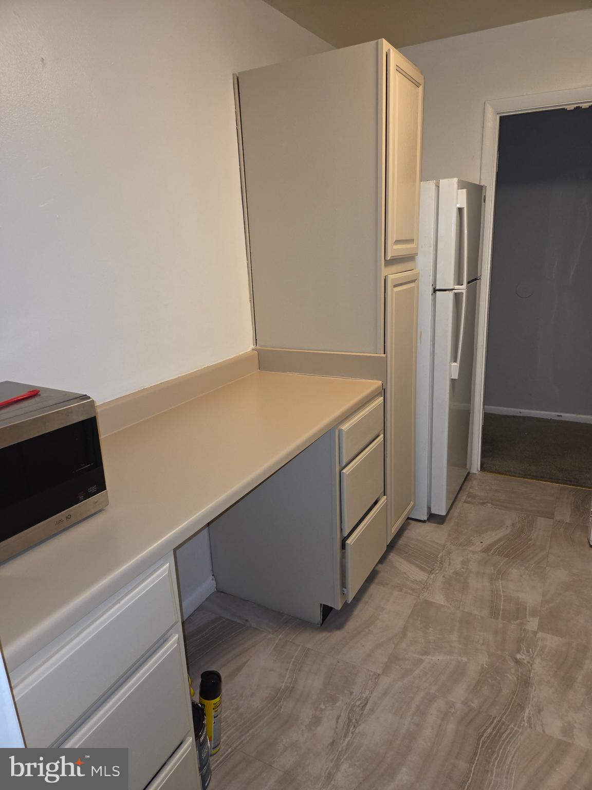 MARLOW TOWERS - Residential Lease