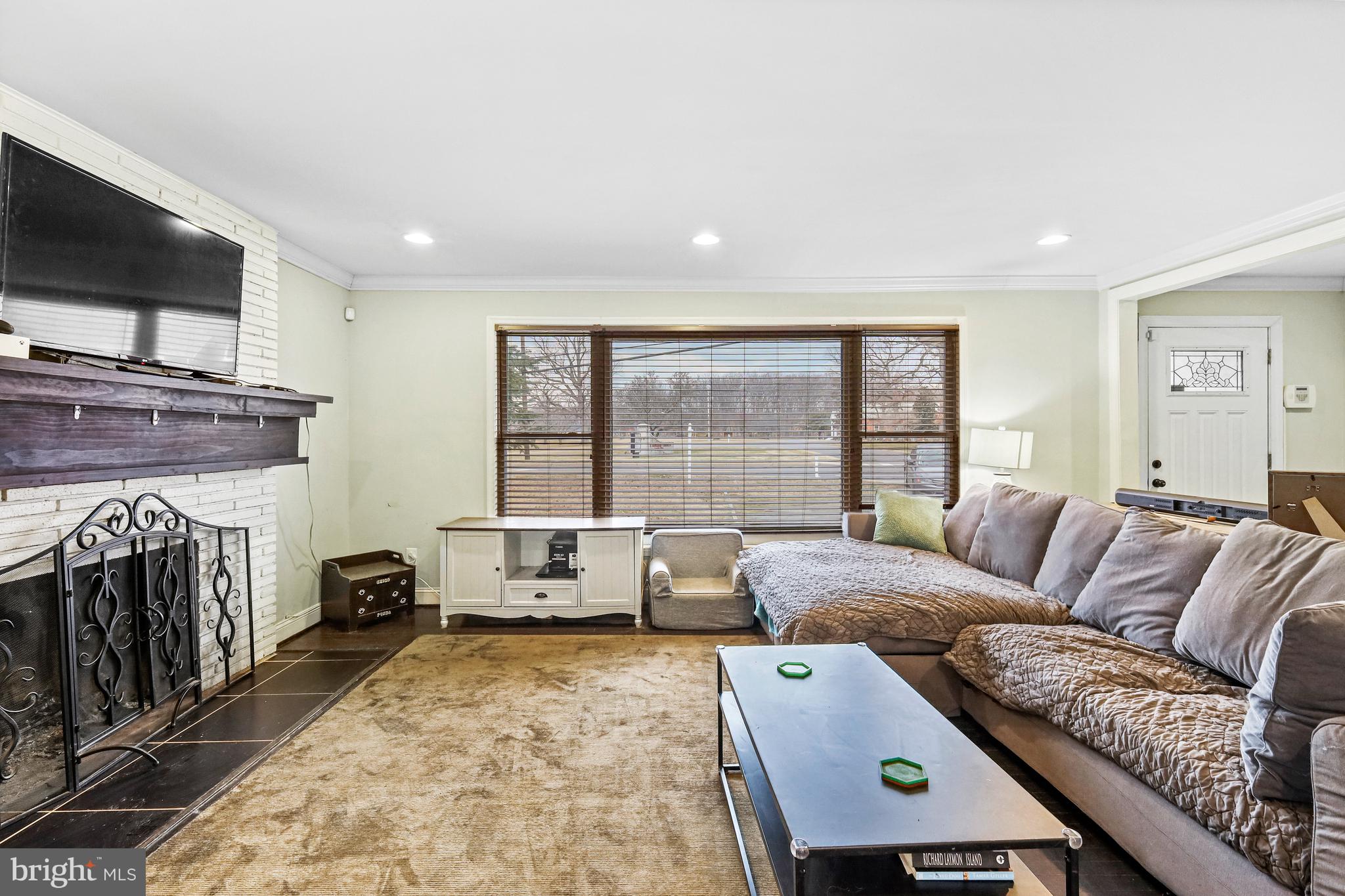 TEMPLE HILLS - Residential