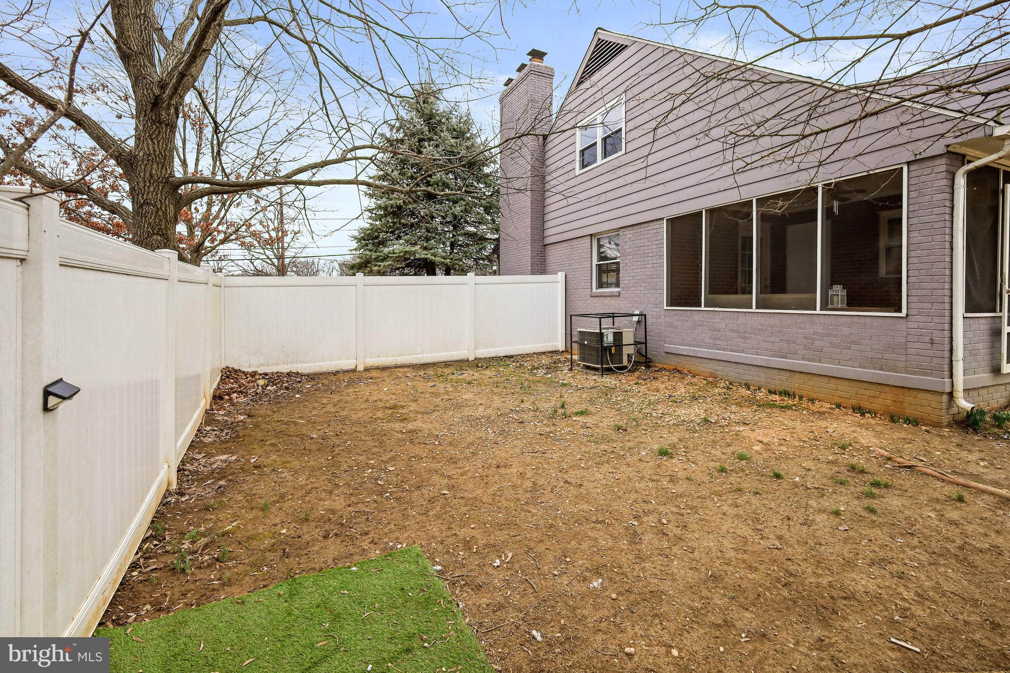 TEMPLE HILLS - Residential